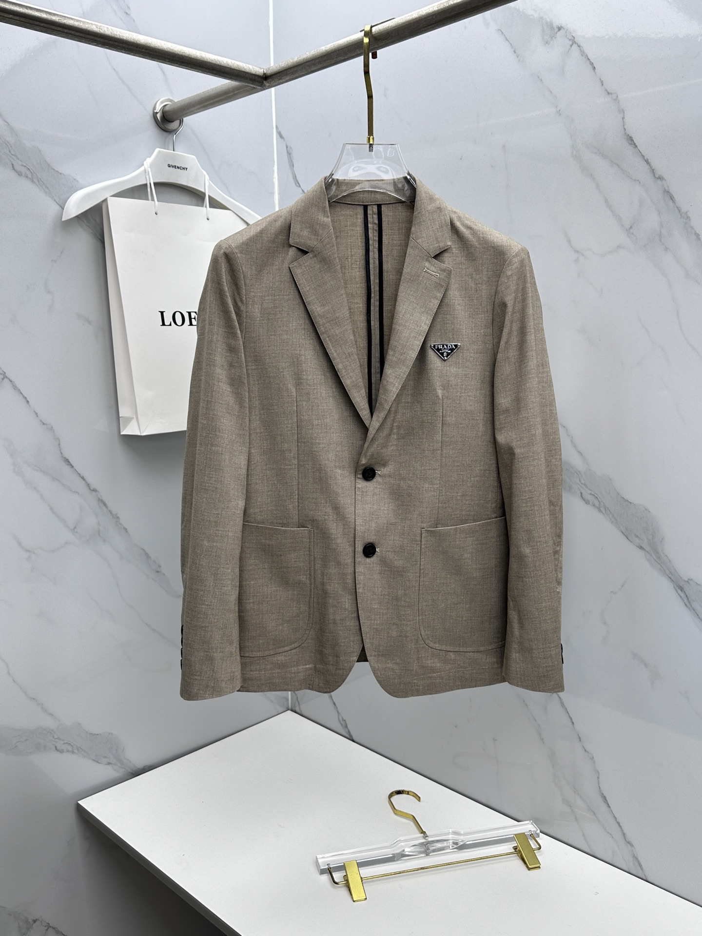 🌾 🆕🌾Prada普拉达 2026早春棉麻轻奢系列，最新时尚男款西装外套.定织定染面料。处处细节显工艺足