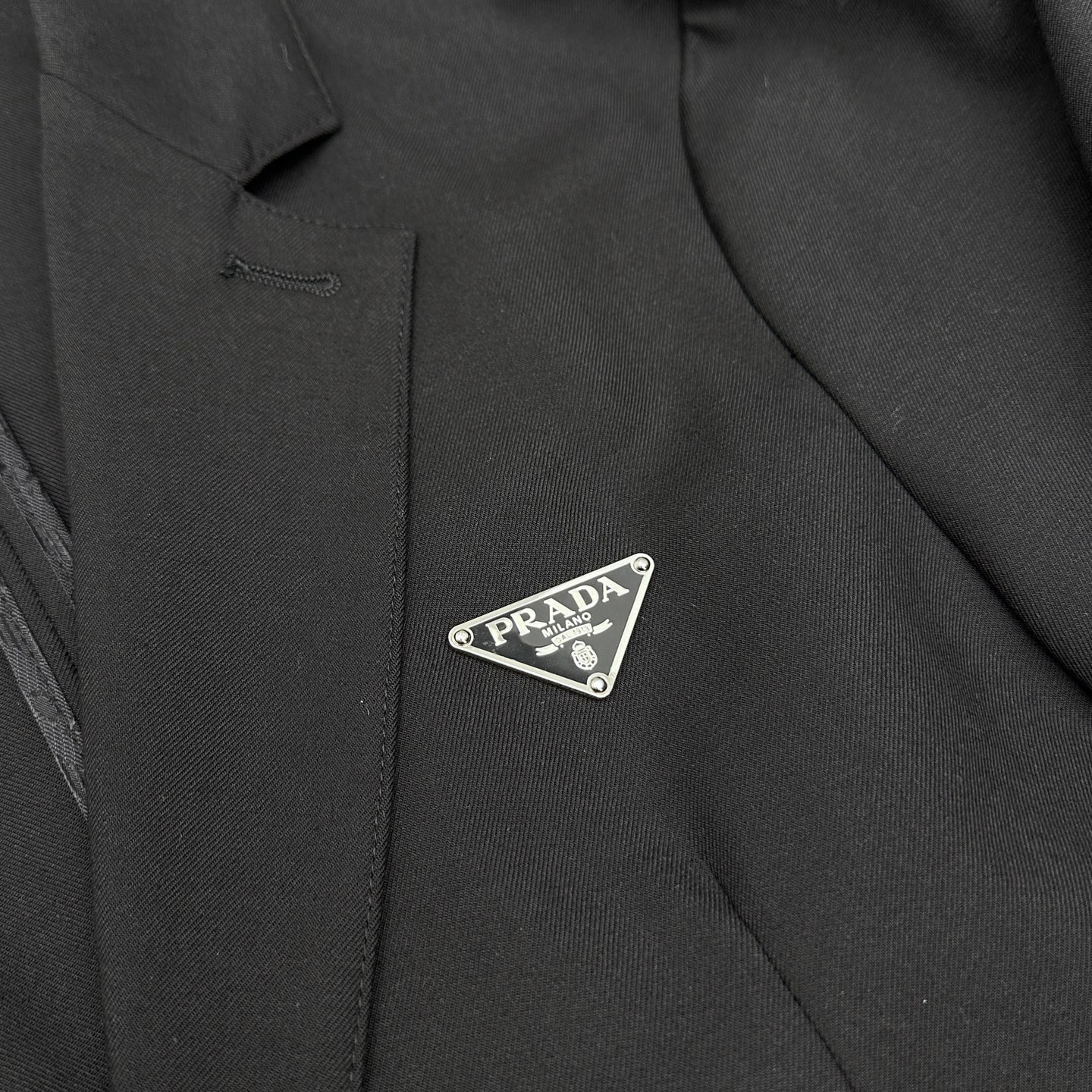 🌾 🆕🌾Prada普拉达 2026早春棉麻轻奢系列，最新时尚男款西装外套.定织定染面料。处处细节显工艺足