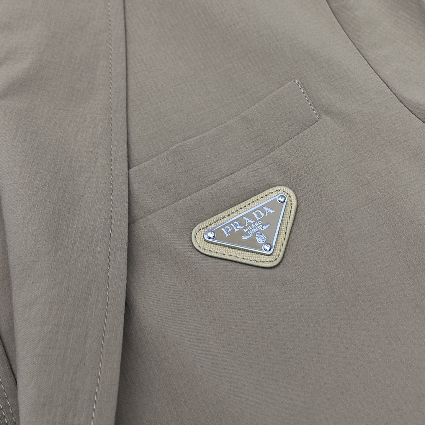 🌾 🆕🌾Prada普拉达 2026早春轻奢系列，最新时尚男款西装外套.定织定染面料。处处细节显工艺足够的