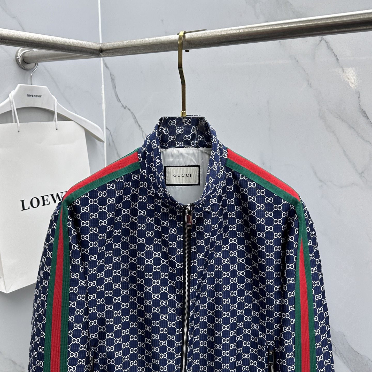 🆕Gucci古驰 2026早春系列，最新时尚立领夹克外套.处处细节显工艺足够的高级 结构性剪裁的设计改变