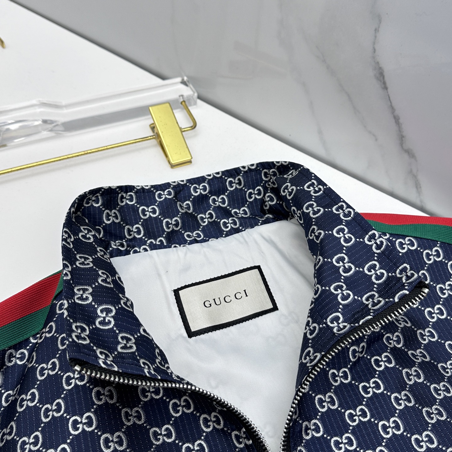 🆕Gucci古驰 2026早春系列，最新时尚立领夹克外套.处处细节显工艺足够的高级 结构性剪裁的设计改变