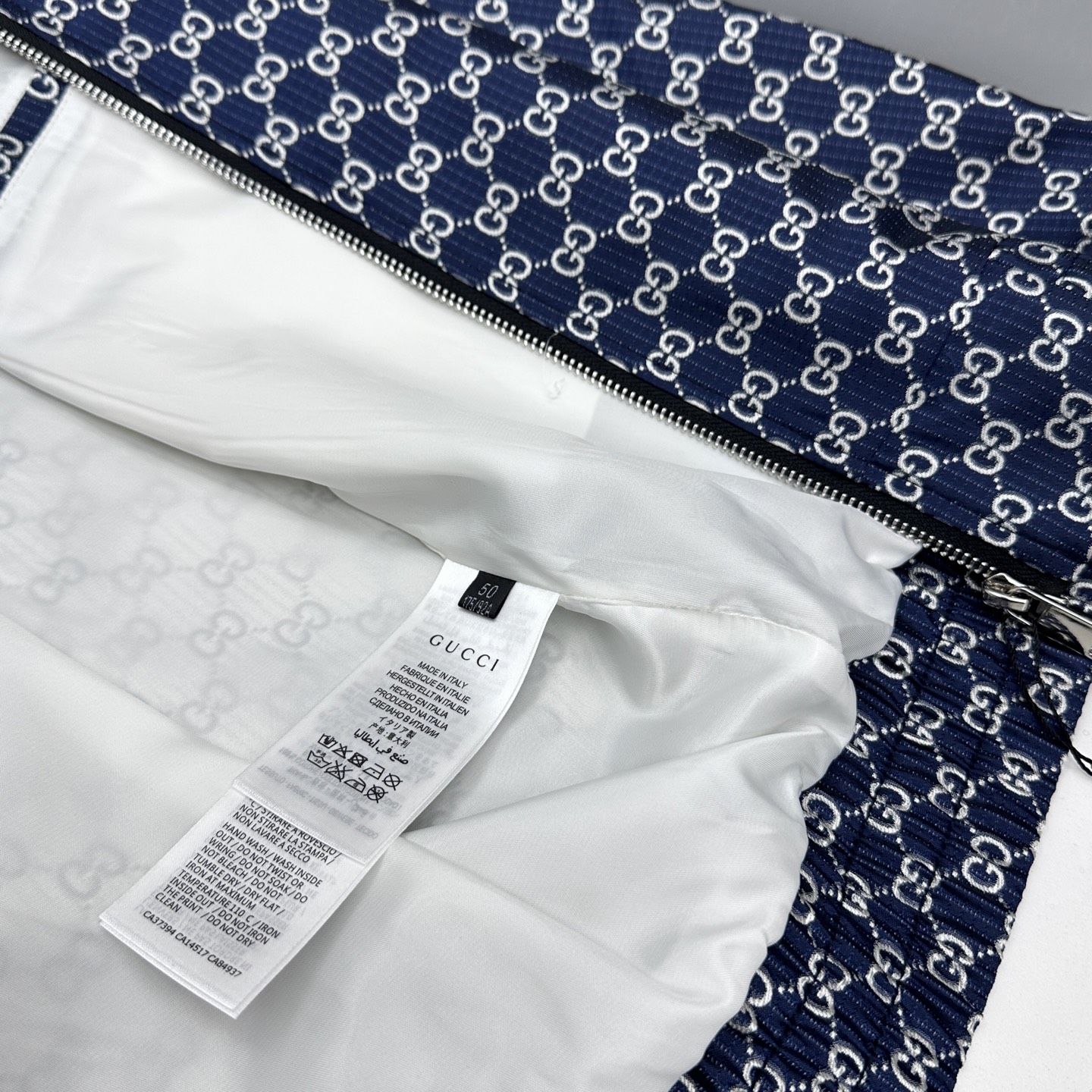 🆕Gucci古驰 2026早春系列，最新时尚立领夹克外套.处处细节显工艺足够的高级 结构性剪裁的设计改变