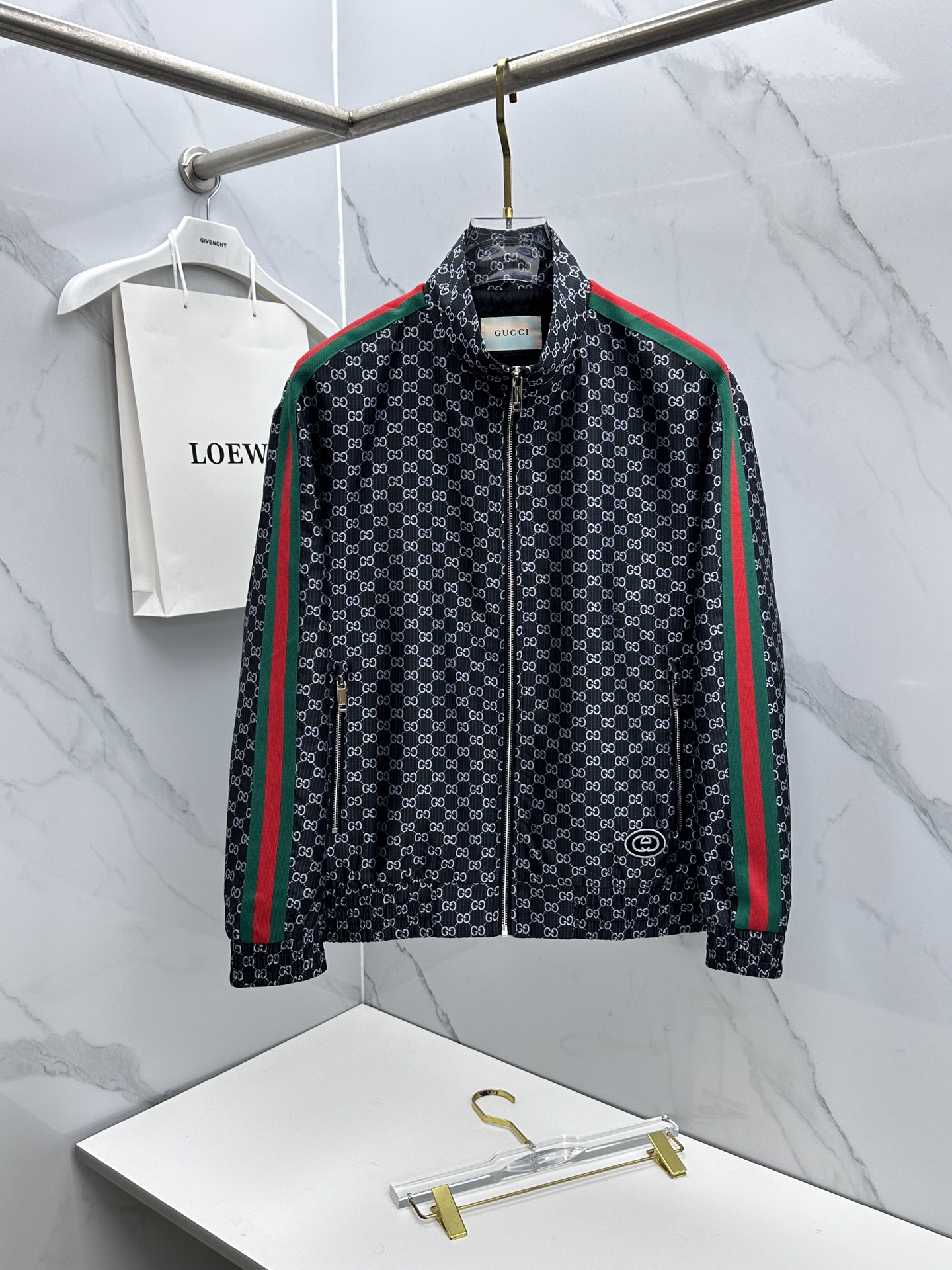 🆕Gucci古驰 2026早春系列，最新时尚立领夹克外套.处处细节显工艺足够的高级 结构性剪裁的设计改变