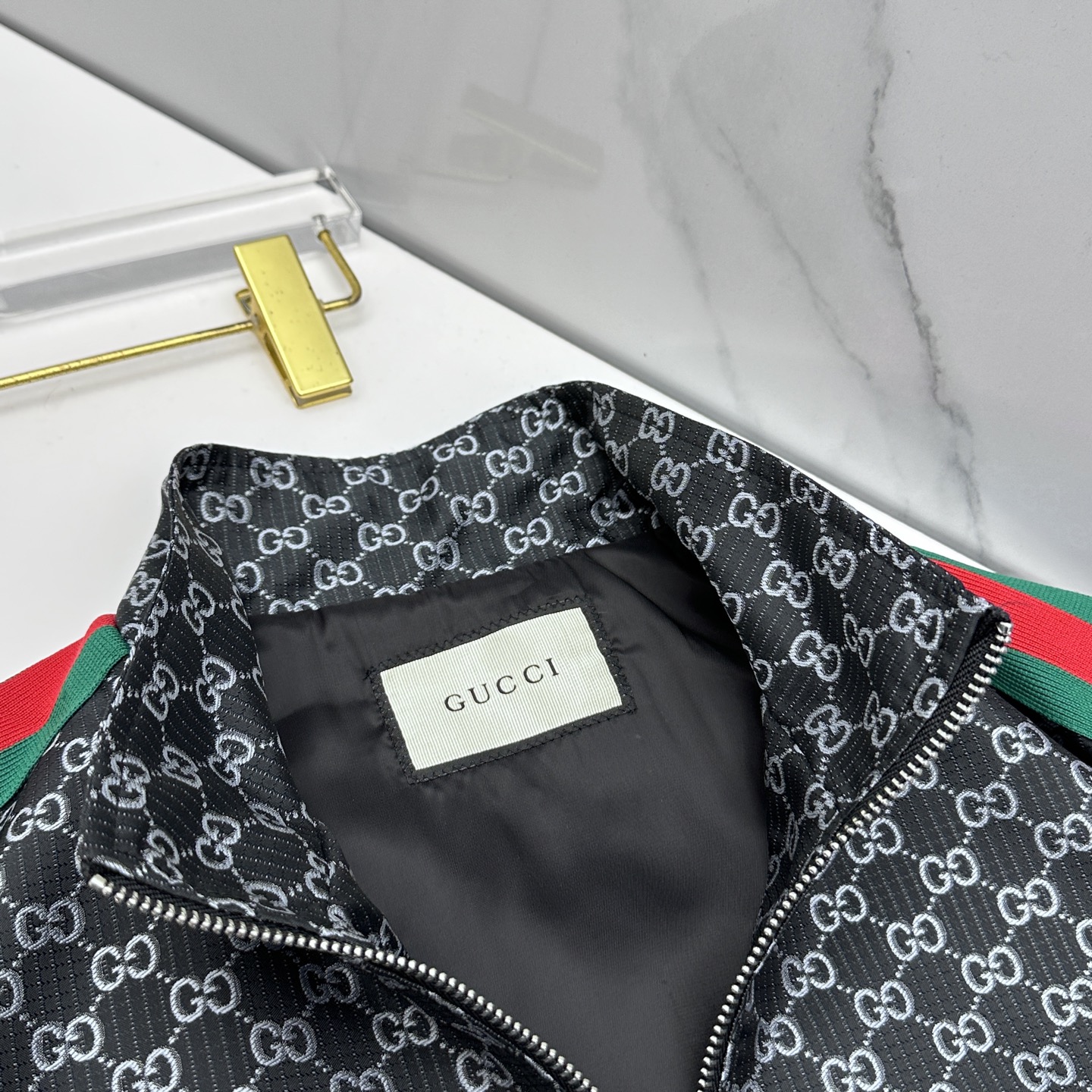 🆕Gucci古驰 2026早春系列，最新时尚立领夹克外套.处处细节显工艺足够的高级 结构性剪裁的设计改变