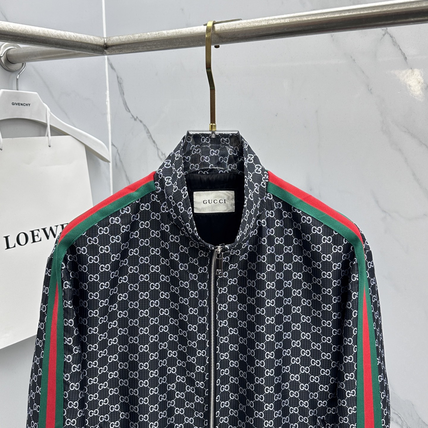 🆕Gucci古驰 2026早春系列，最新时尚立领夹克外套.处处细节显工艺足够的高级 结构性剪裁的设计改变