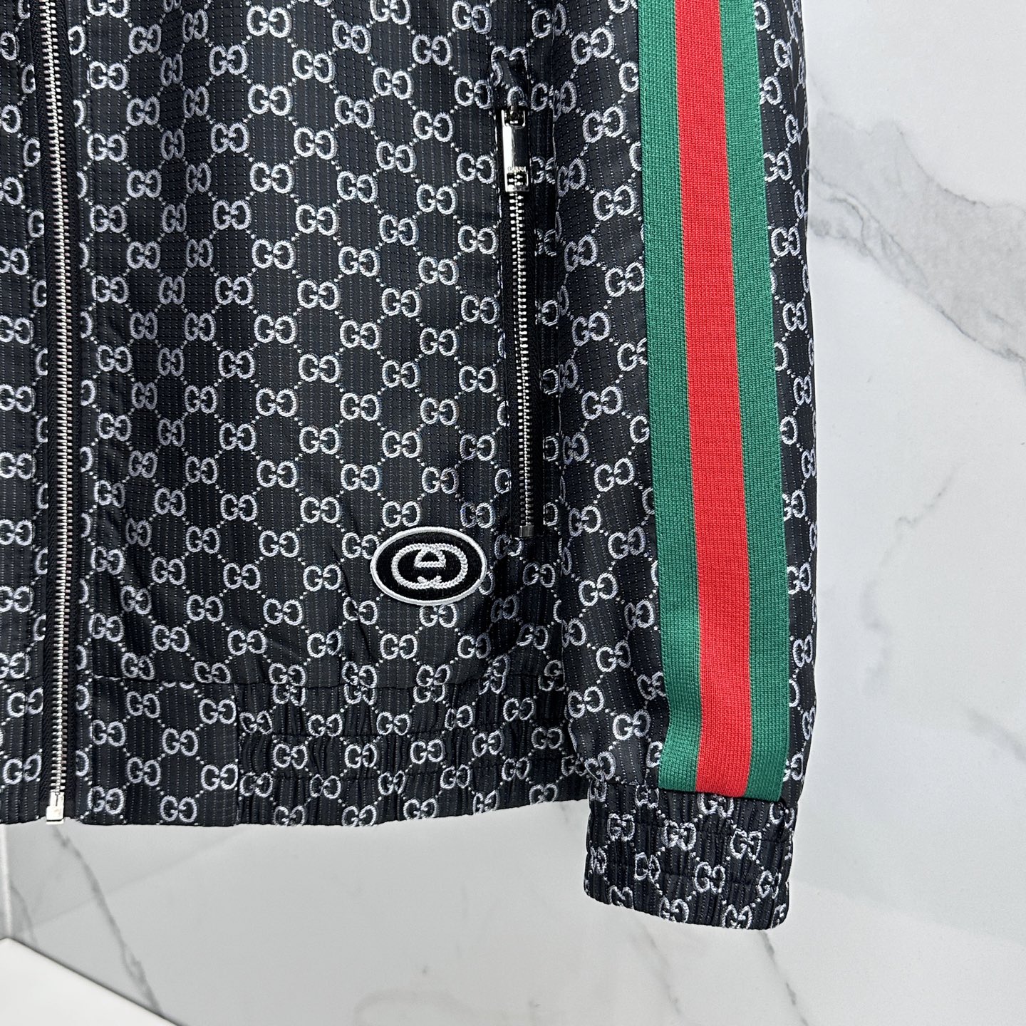 🆕Gucci古驰 2026早春系列，最新时尚立领夹克外套.处处细节显工艺足够的高级 结构性剪裁的设计改变