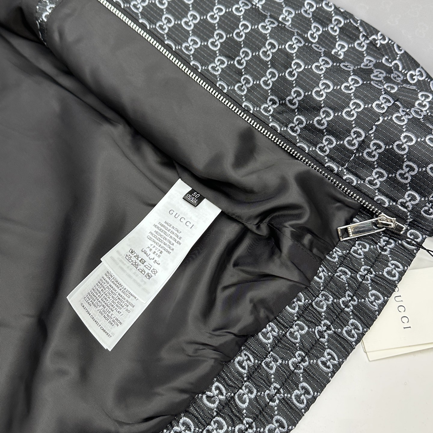 🆕Gucci古驰 2026早春系列，最新时尚立领夹克外套.处处细节显工艺足够的高级 结构性剪裁的设计改变