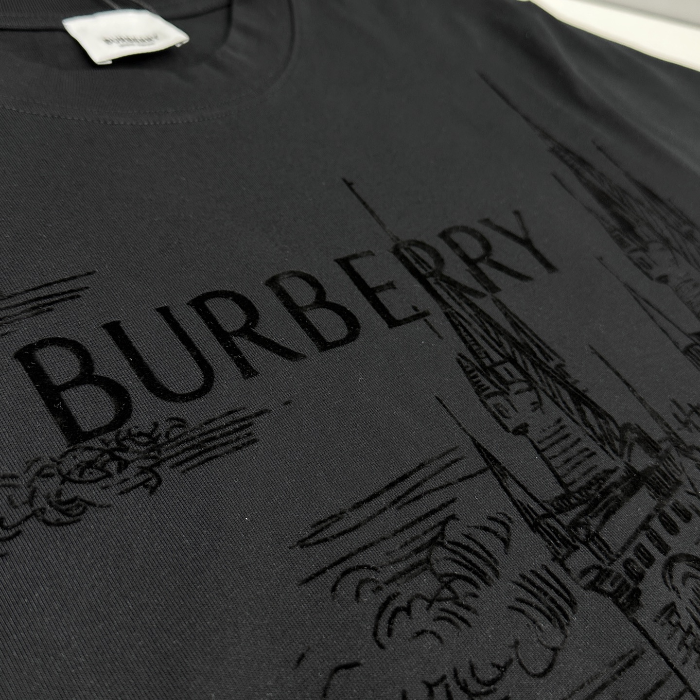🆕Burberry巴宝莉 2026春夏新款logo满幅印花短袖 官网同款T恤 双纱纯棉面料 多元化搭配 