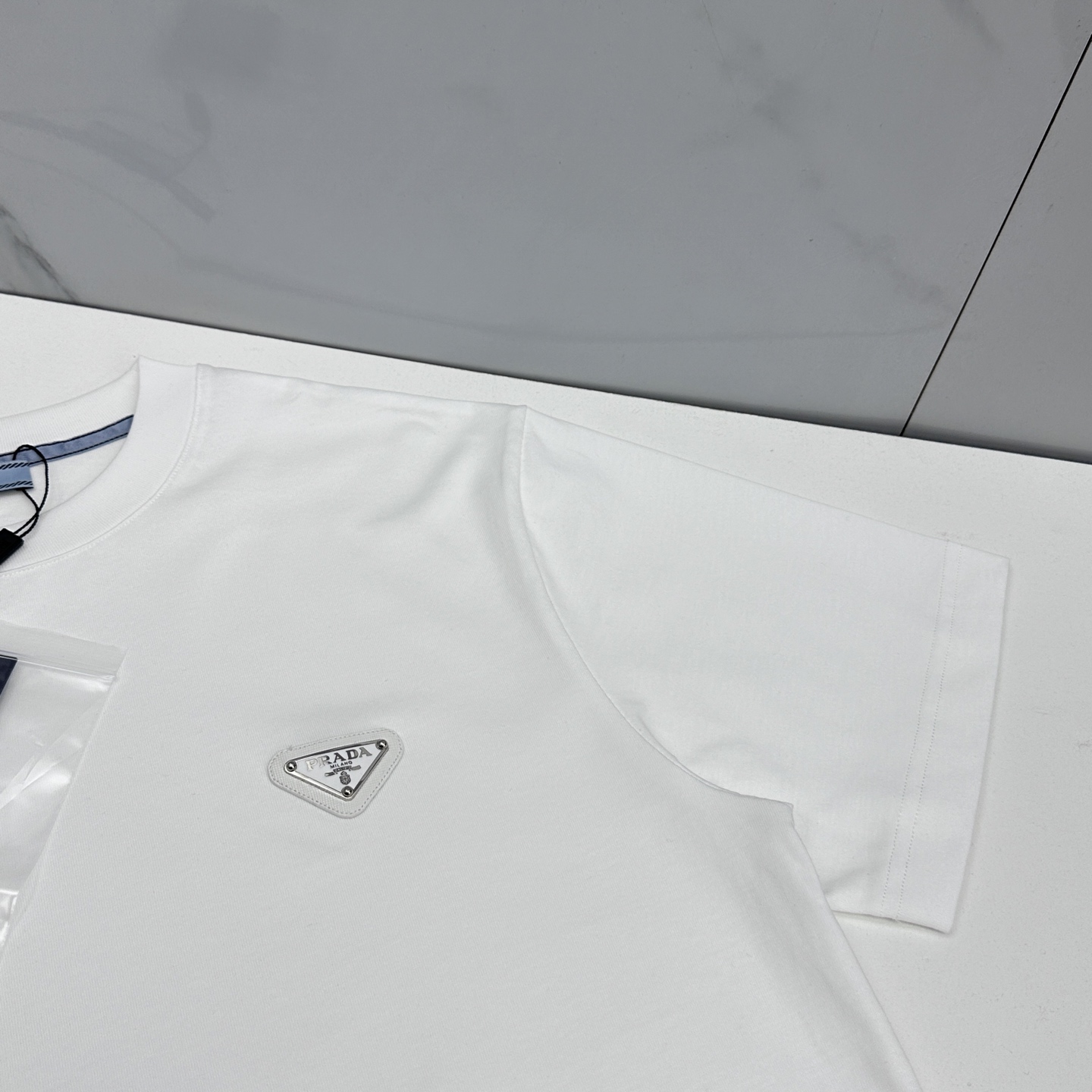 🆕Prada普拉达 2026春夏新款皮牌三角标简约短袖 官网同款T恤 双纱纯棉面料 多元化搭配 迎合眼下