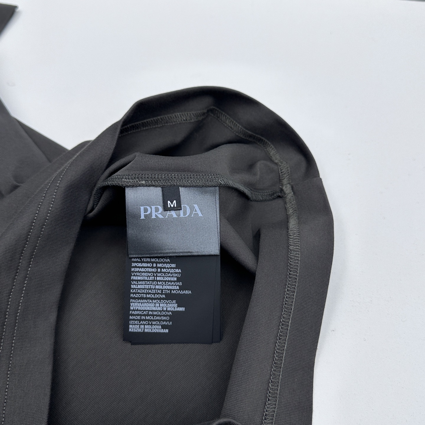 🆕Prada普拉达 2026春夏新款皮牌三角标简约短袖 官网同款T恤 双纱纯棉面料 多元化搭配 迎合眼下