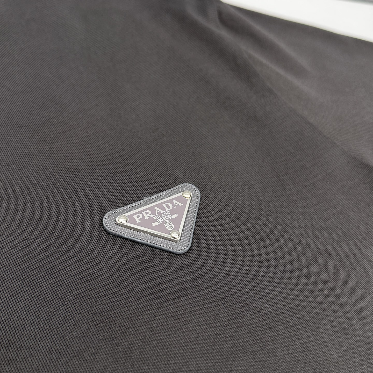 🆕Prada普拉达 2026春夏新款皮牌三角标简约短袖 官网同款T恤 双纱纯棉面料 多元化搭配 迎合眼下