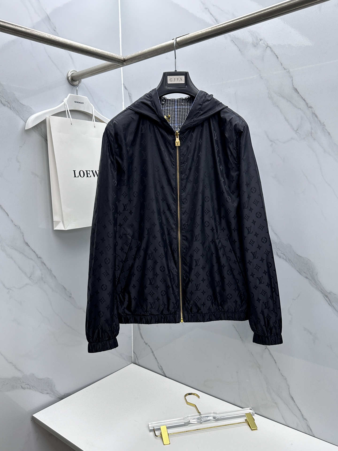 🆕Louis Vuitton路易威登 2026早春系列，官网同款雨滴印花连帽双面穿尼龙夹克 男女同款双面