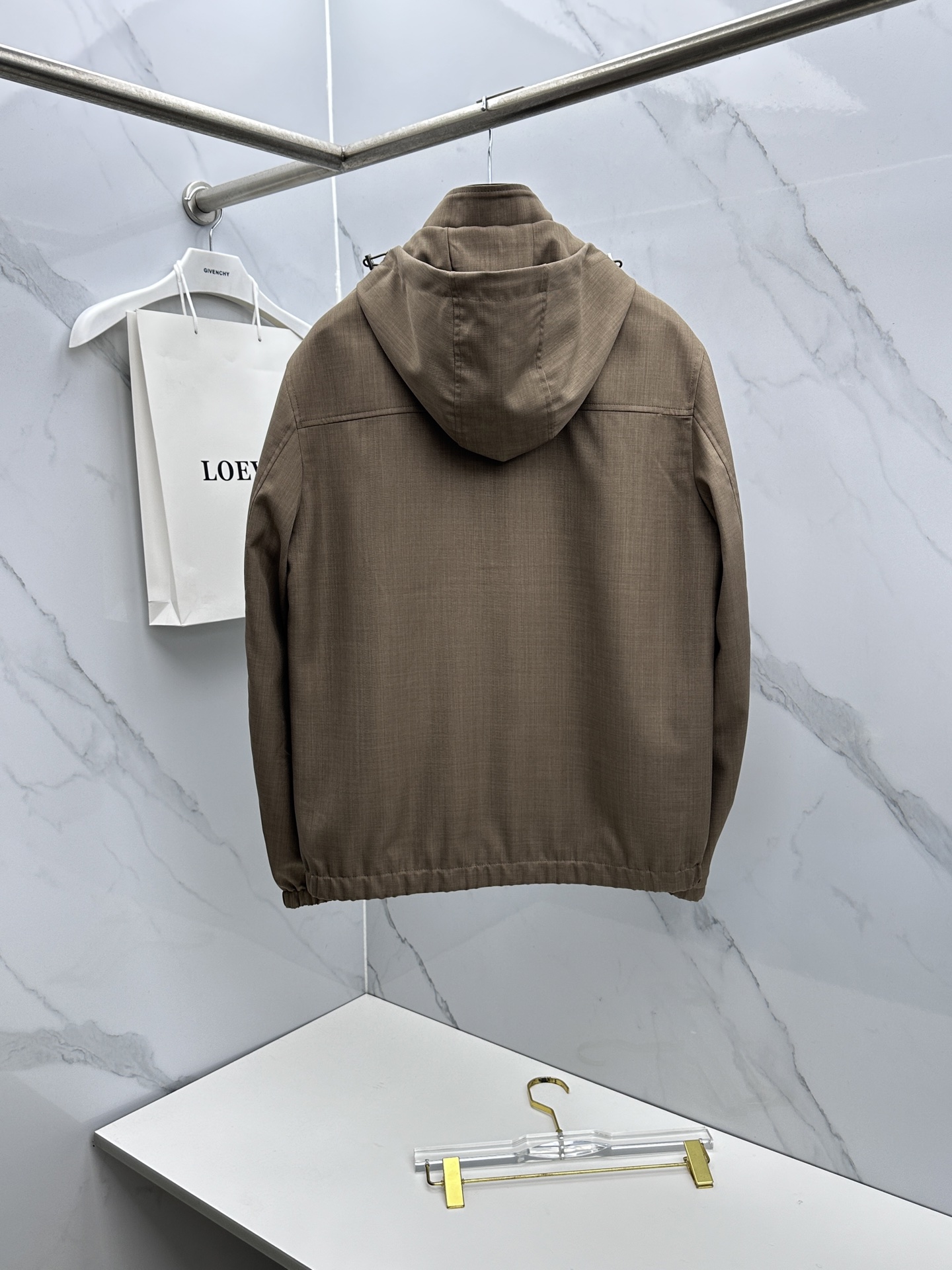 🆕Loro Piana 早春棉麻老钱风系列，最新时尚连帽夹克外套.帽子可拆卸，处处细节显工艺足够的高级 