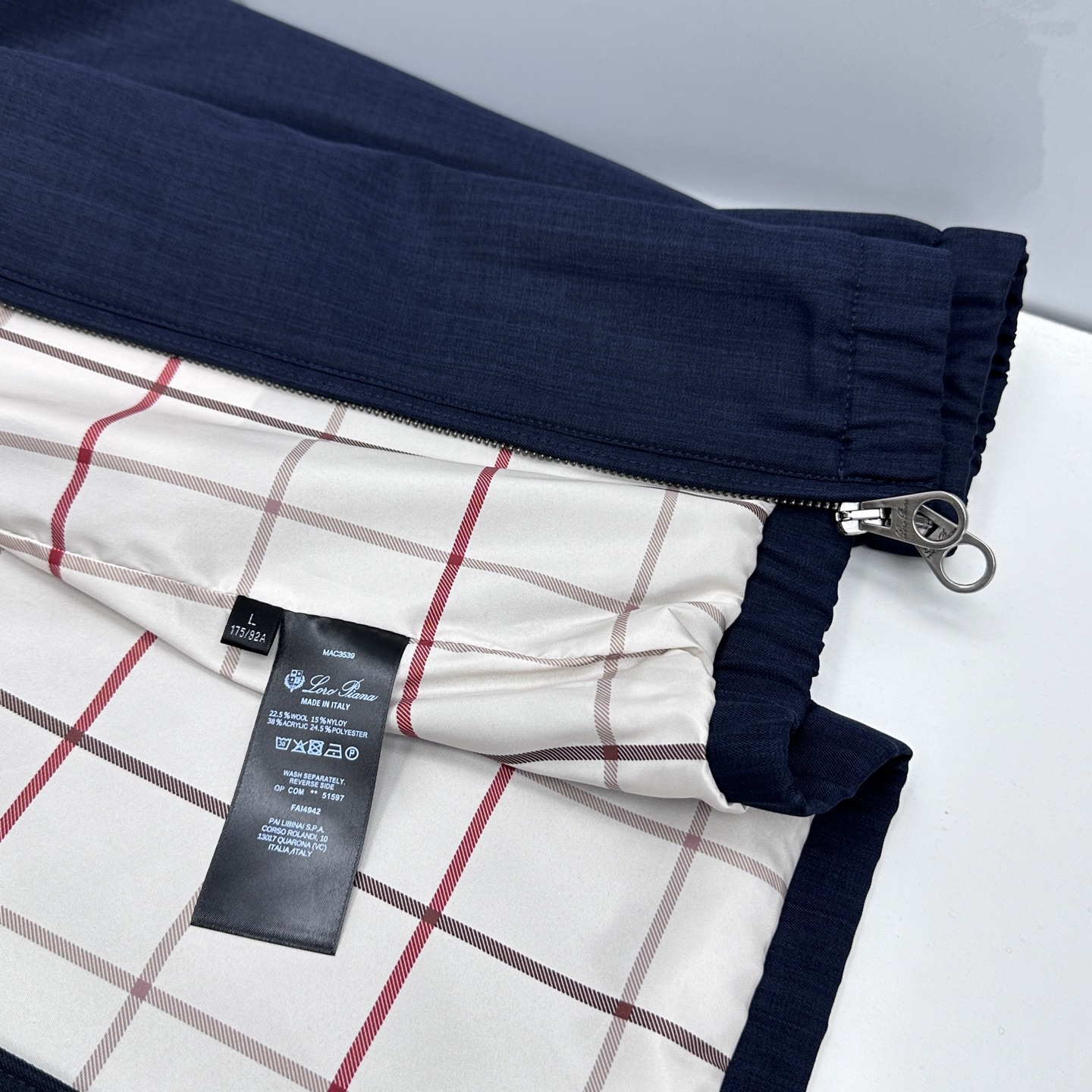 🆕Loro Piana 早春棉麻老钱风系列，最新时尚连帽夹克外套.帽子可拆卸，处处细节显工艺足够的高级 