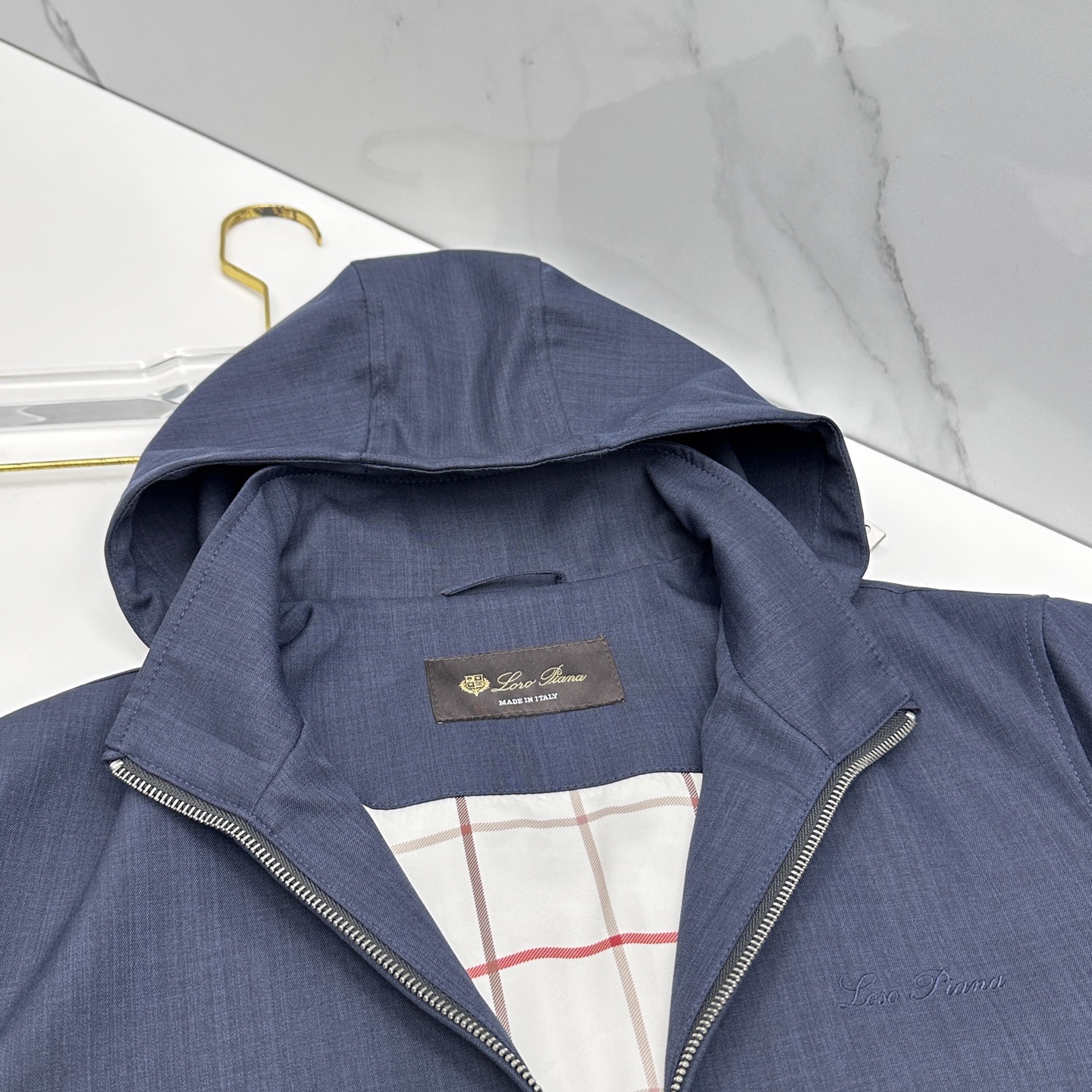 🆕Loro Piana 早春棉麻老钱风系列，最新时尚连帽夹克外套.帽子可拆卸，处处细节显工艺足够的高级 