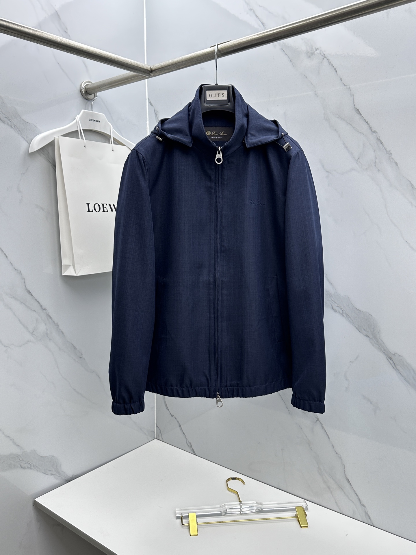 🆕Loro Piana 早春棉麻老钱风系列，最新时尚连帽夹克外套.帽子可拆卸，处处细节显工艺足够的高级 