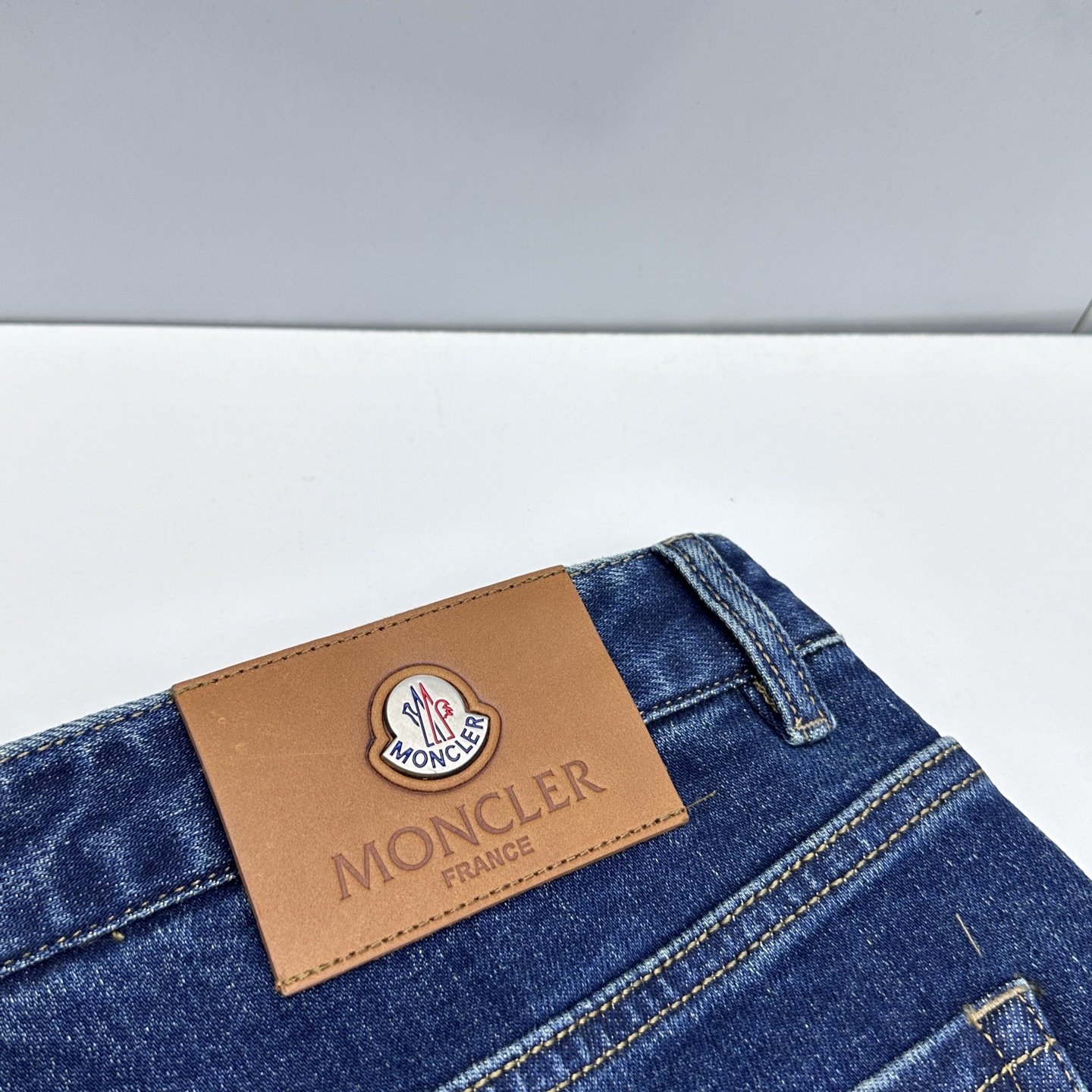 🆕Moncler蒙口 四季牛仔.最新款休闲小直筒牛仔裤 柜台同步发售 原单定制 客供定制logo辅料 原