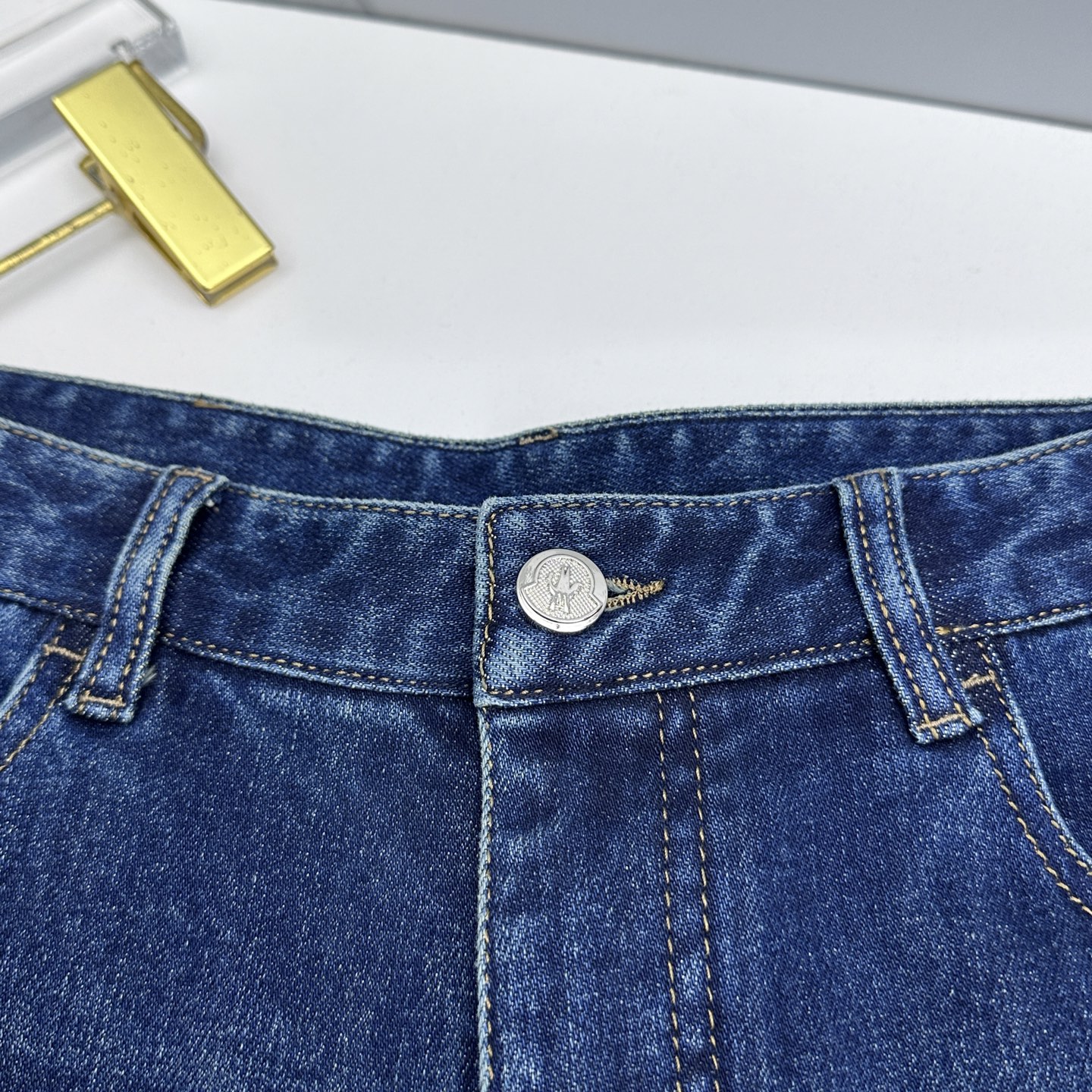 🆕Moncler蒙口 四季牛仔.最新款休闲小直筒牛仔裤 柜台同步发售 原单定制 客供定制logo辅料 原