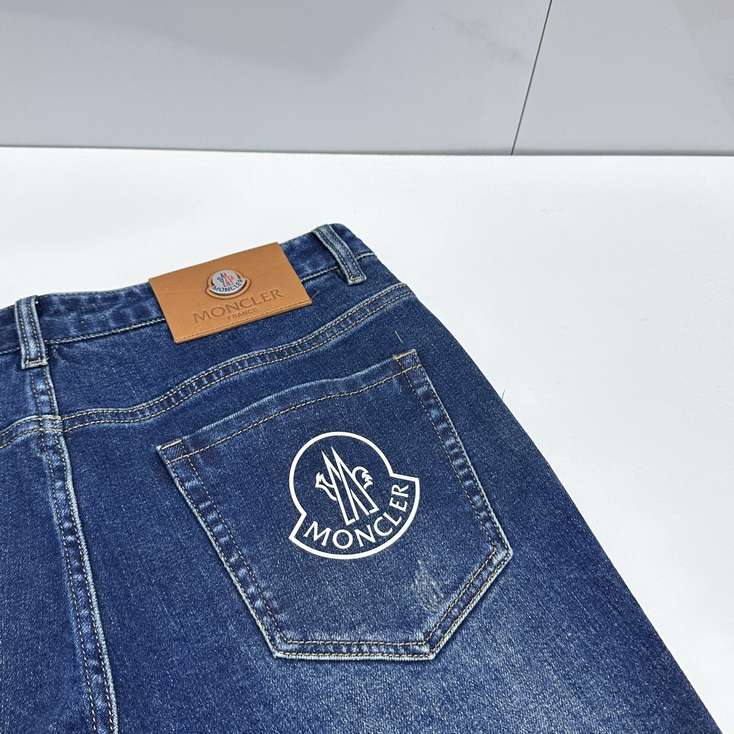 🆕Moncler蒙口 四季牛仔.最新款休闲小直筒牛仔裤 柜台同步发售 原单定制 客供定制logo辅料 原