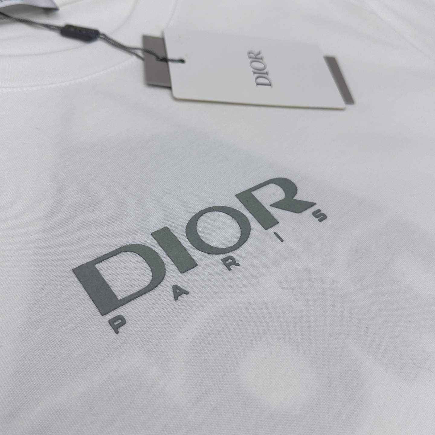 🆕Dior迪奥 2026春夏新款印花短袖 官网同款T恤，双纱纯棉面料 多元化搭配 迎合眼下时尚前沿的创新