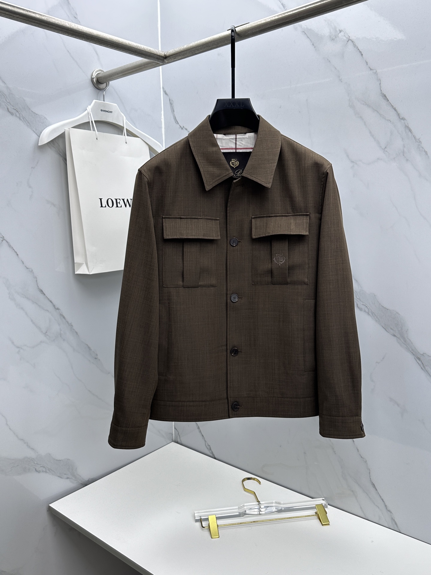 🆕Loro Piana 早春棉麻老钱风系列，最新时尚翻领夹克外套.处处细节显工艺足够的高级 结构性剪裁的