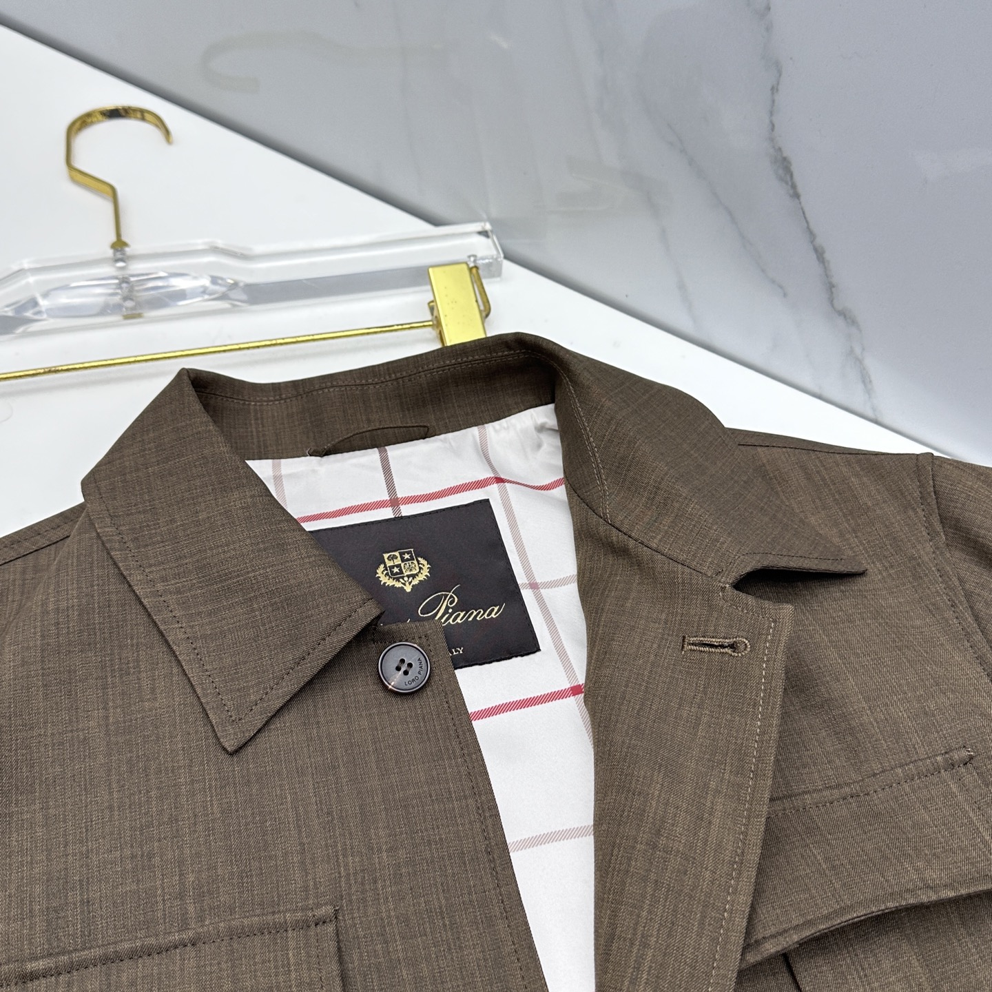 🆕Loro Piana 早春棉麻老钱风系列，最新时尚翻领夹克外套.处处细节显工艺足够的高级 结构性剪裁的