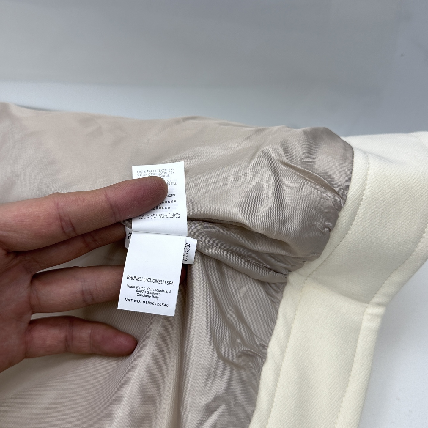 🆕BC 2026早春轻奢休闲系列，最新时尚连帽马甲外套.双侧对称字母刺绣.处处细节显工艺足够的高级.结构