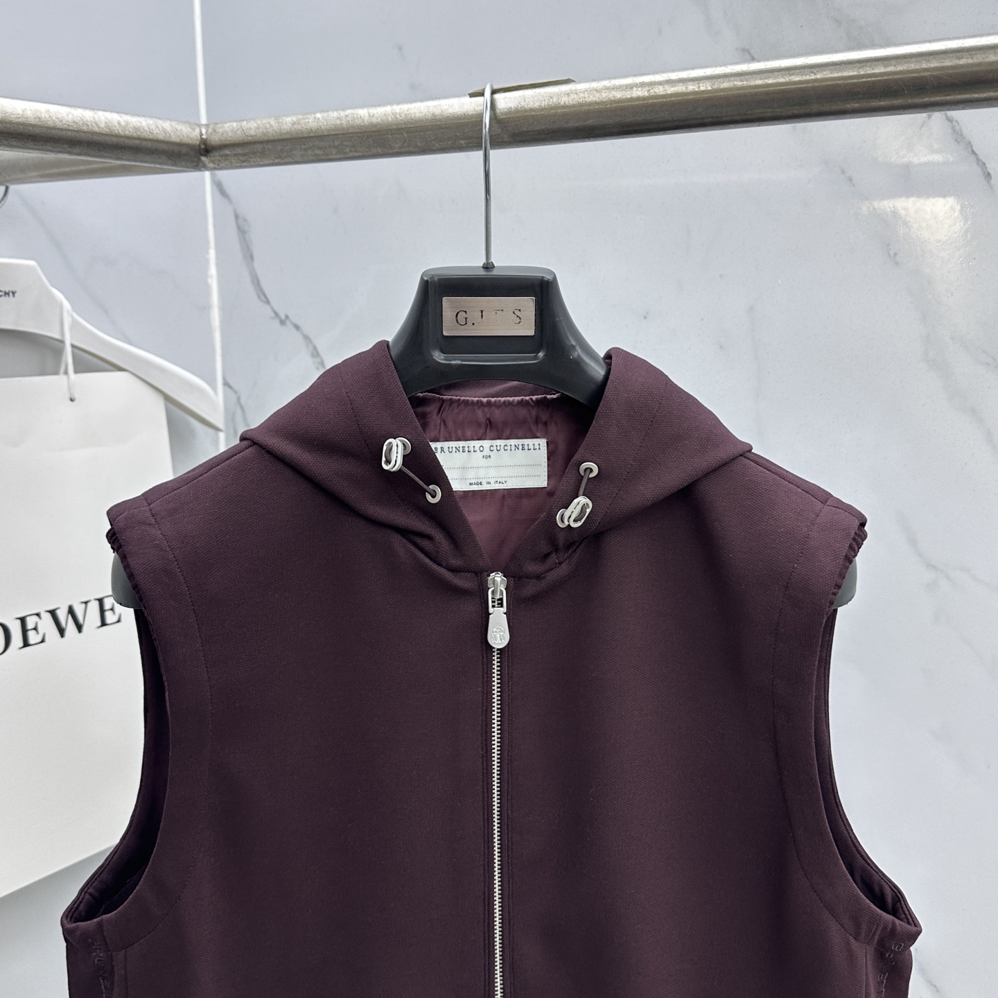 🆕BC 2026早春轻奢休闲系列，最新时尚连帽马甲外套.双侧对称字母刺绣.处处细节显工艺足够的高级.结构