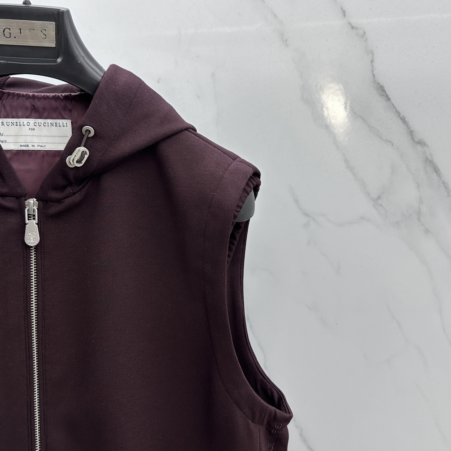 🆕BC 2026早春轻奢休闲系列，最新时尚连帽马甲外套.双侧对称字母刺绣.处处细节显工艺足够的高级.结构