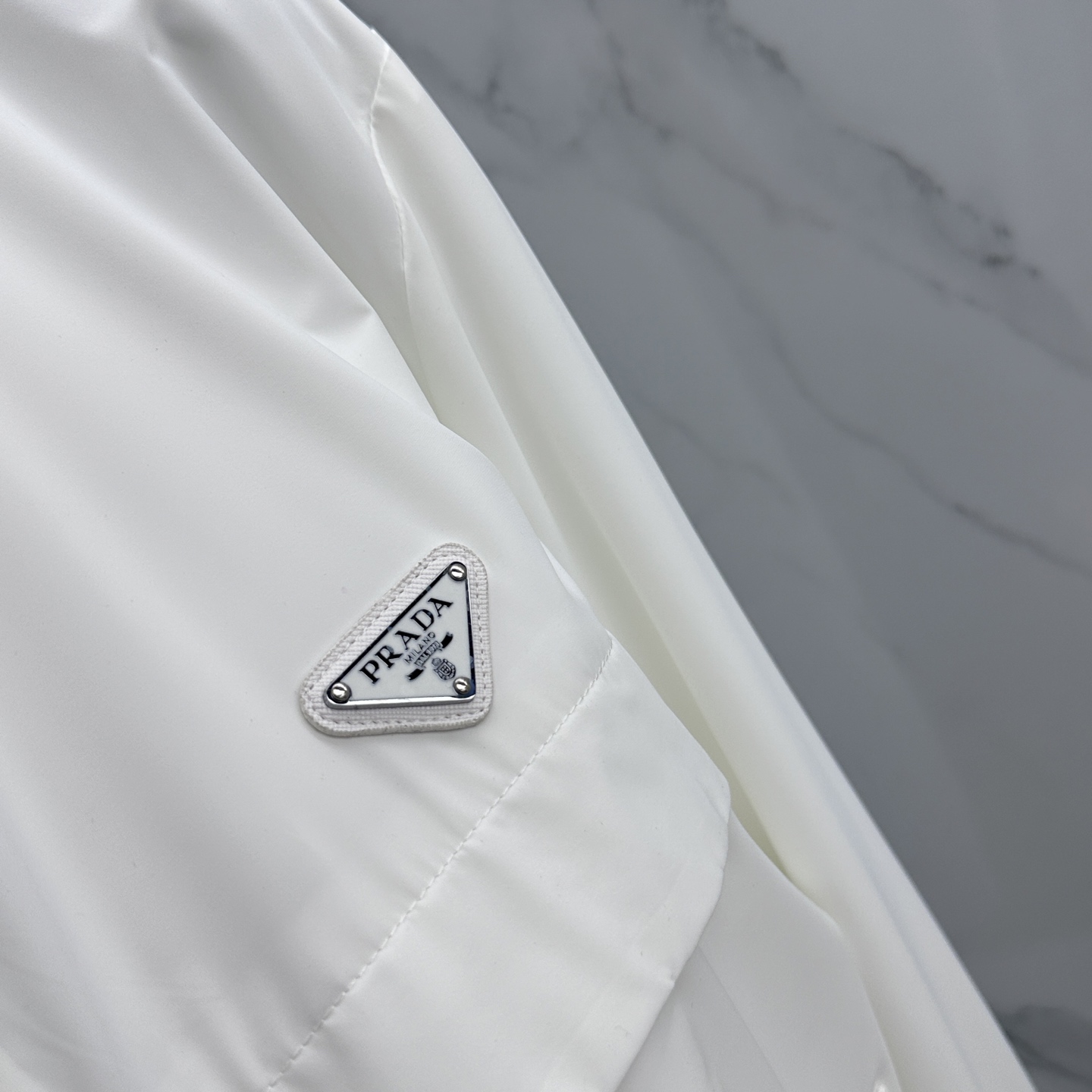 🆕Prada普拉达 2026早春休闲系列，最新时尚立领夹克外套.经典三角标志，处处细节显工艺足够的高级 