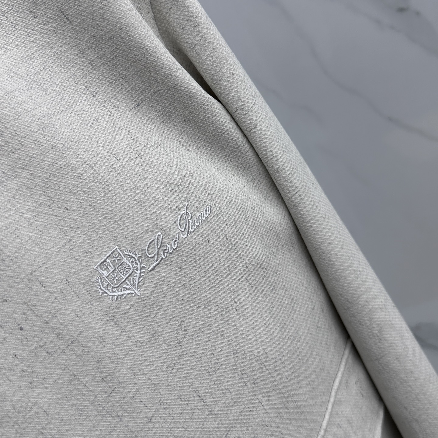 🆕Loro Piana 1916早春轻奢老钱风系列，最新时尚排扣立领夹克外套.简约不单一，处处细节显工艺