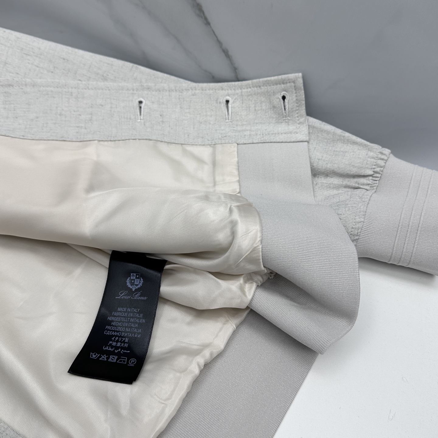 🆕Loro Piana 1916早春轻奢老钱风系列，最新时尚排扣立领夹克外套.简约不单一，处处细节显工艺