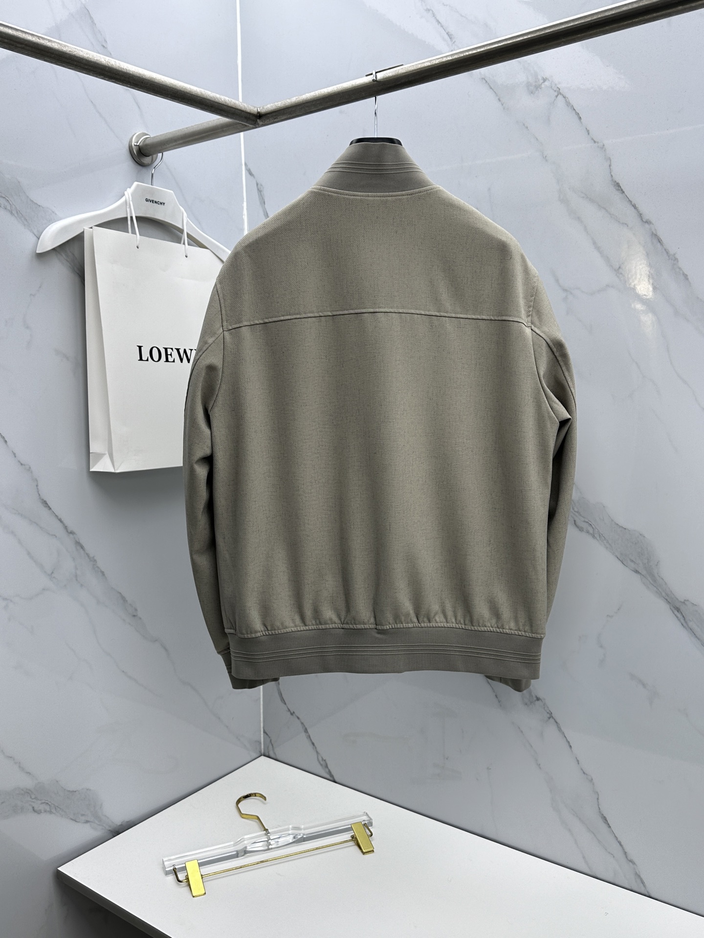 🆕Loro Piana 1916早春轻奢老钱风系列，最新时尚排扣立领夹克外套.简约不单一，处处细节显工艺