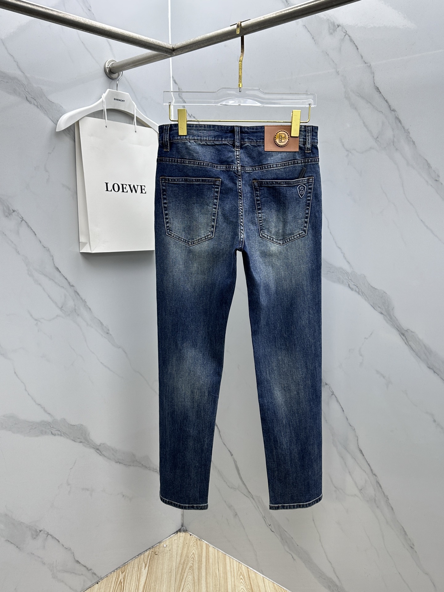 🆕Burberry巴宝莉 🔥高端定制、26早春新款薄款牛仔裤 柜台同步发售 原版定制复刻 客供五金辅料 