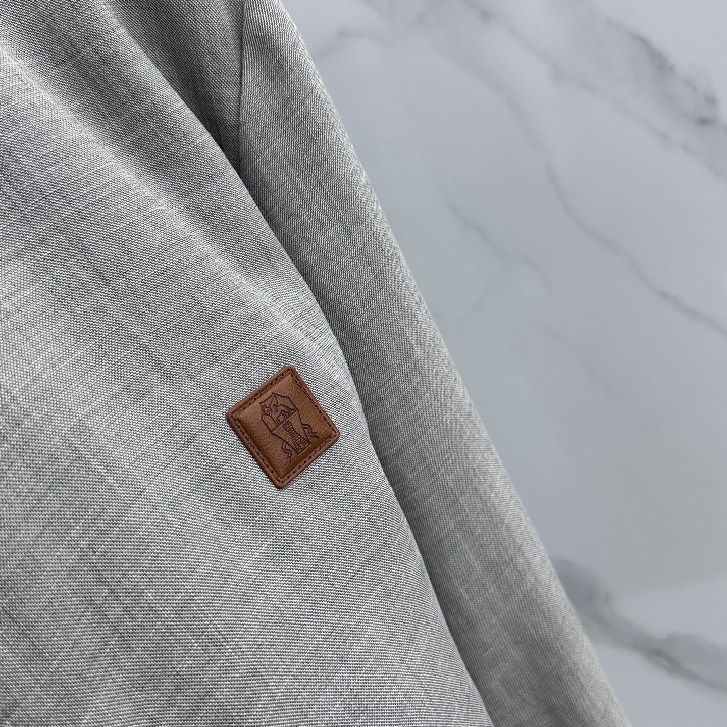 🆕Loro Piana 1916早春轻奢棉麻系列，最新时尚翻领夹克外套.简约不单一，处处细节显工艺足够的