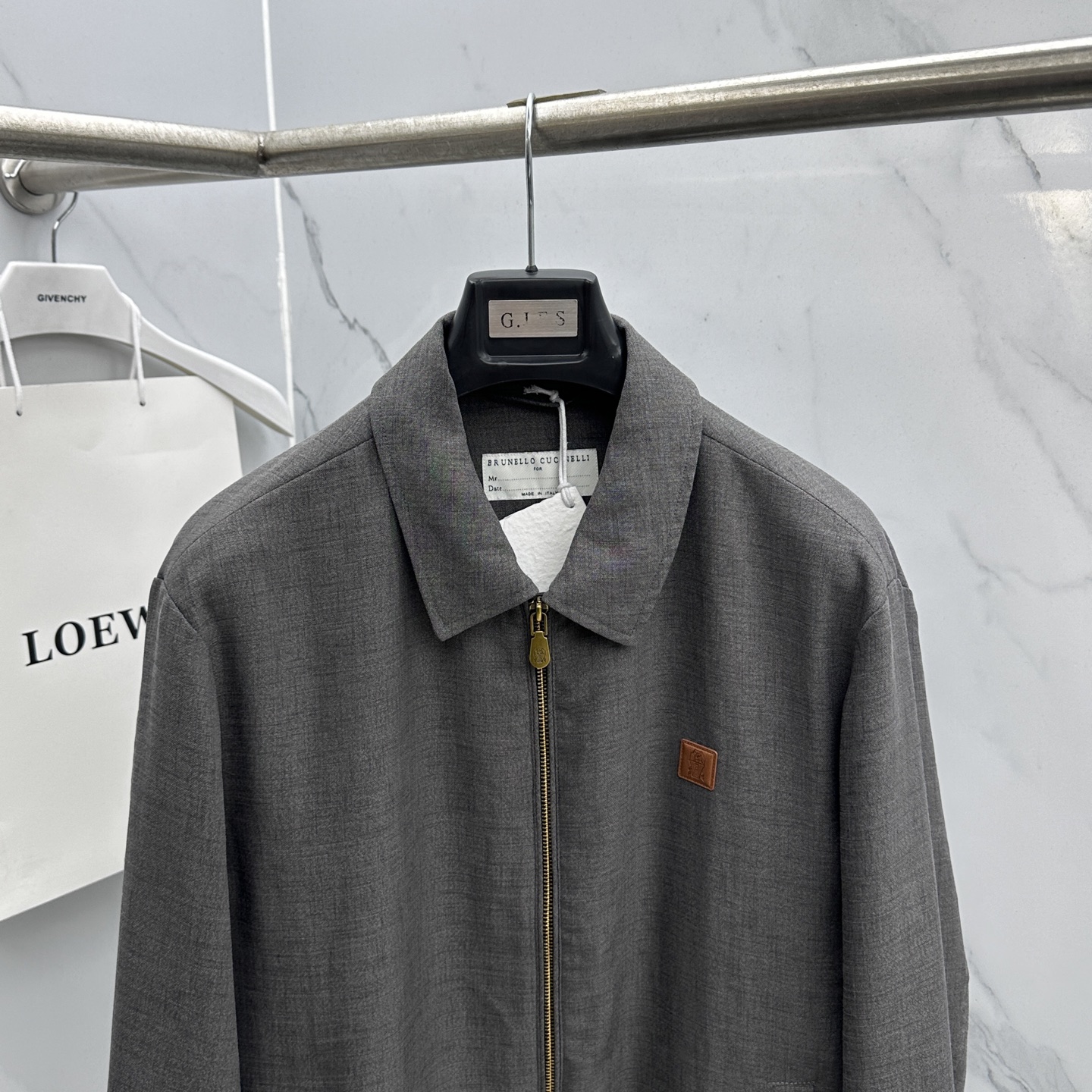 🆕Loro Piana 1916早春轻奢棉麻系列，最新时尚翻领夹克外套.简约不单一，处处细节显工艺足够的