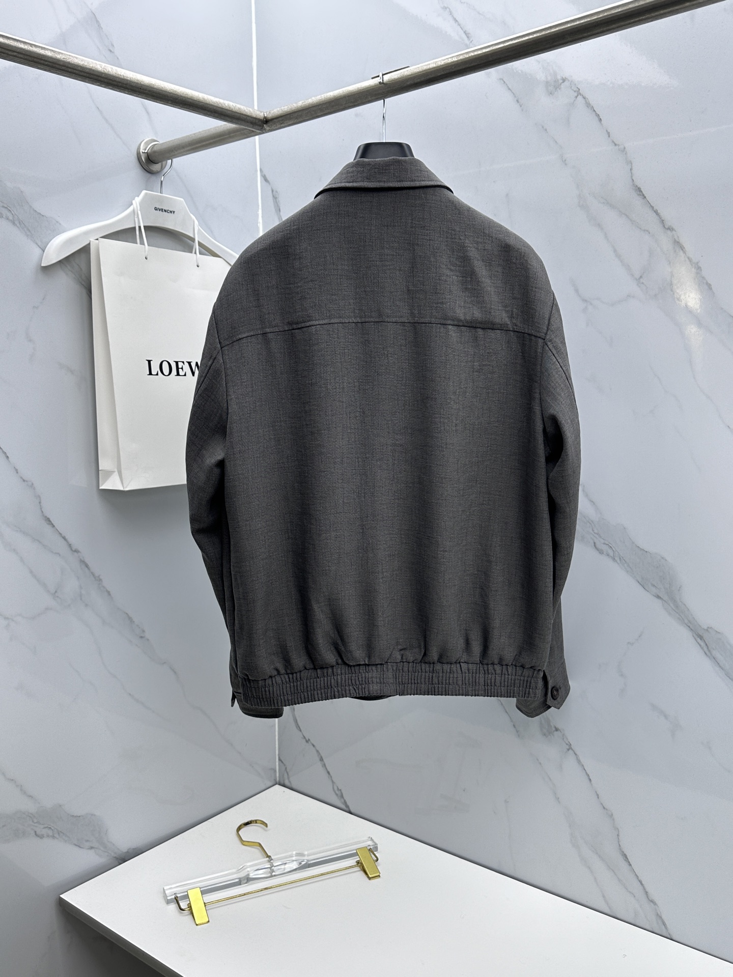 🆕Loro Piana 1916早春轻奢棉麻系列，最新时尚翻领夹克外套.简约不单一，处处细节显工艺足够的