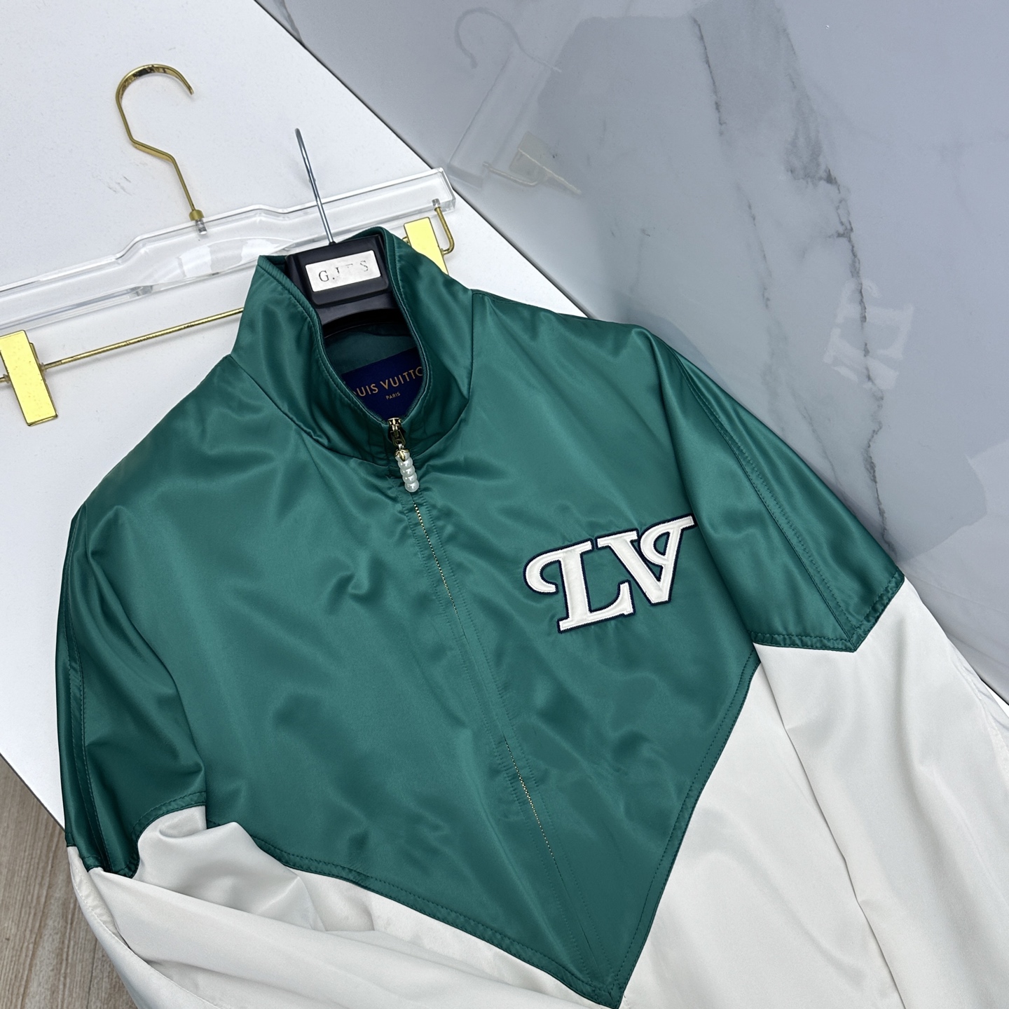 🆕LV路易威登 2026早春休闲系列，最新时尚立领夹克外套.大胆前卫的撞色设计，处处细节显工艺足够的高级