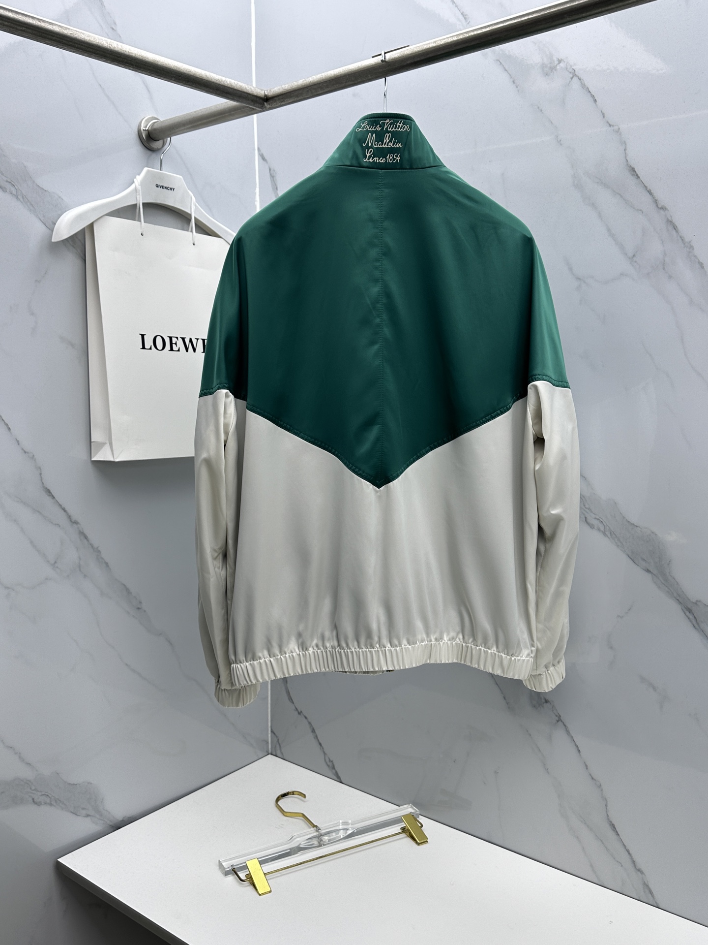 🆕LV路易威登 2026早春休闲系列，最新时尚立领夹克外套.大胆前卫的撞色设计，处处细节显工艺足够的高级