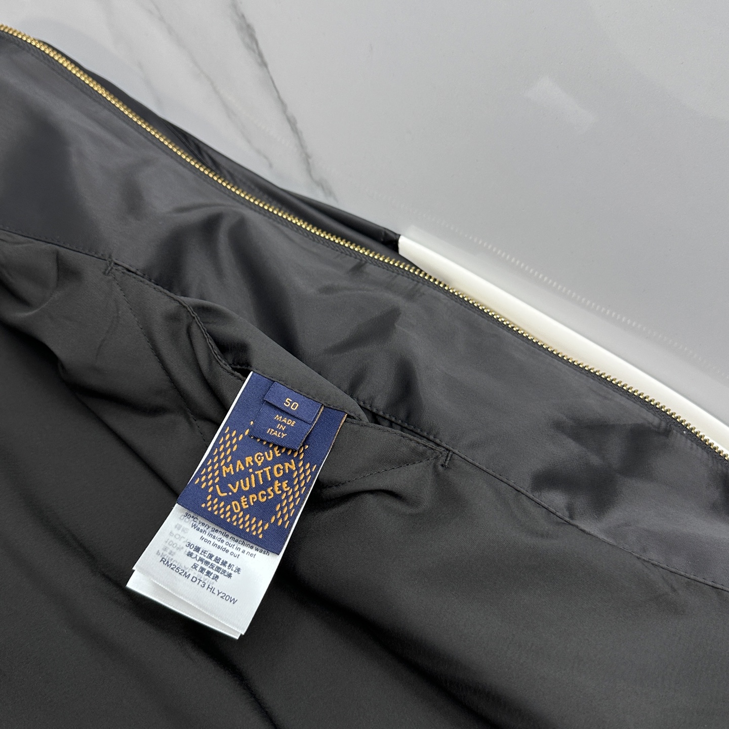 🆕LV路易威登 2026早春休闲系列，最新时尚立领夹克外套.大胆前卫的撞色设计，处处细节显工艺足够的高级