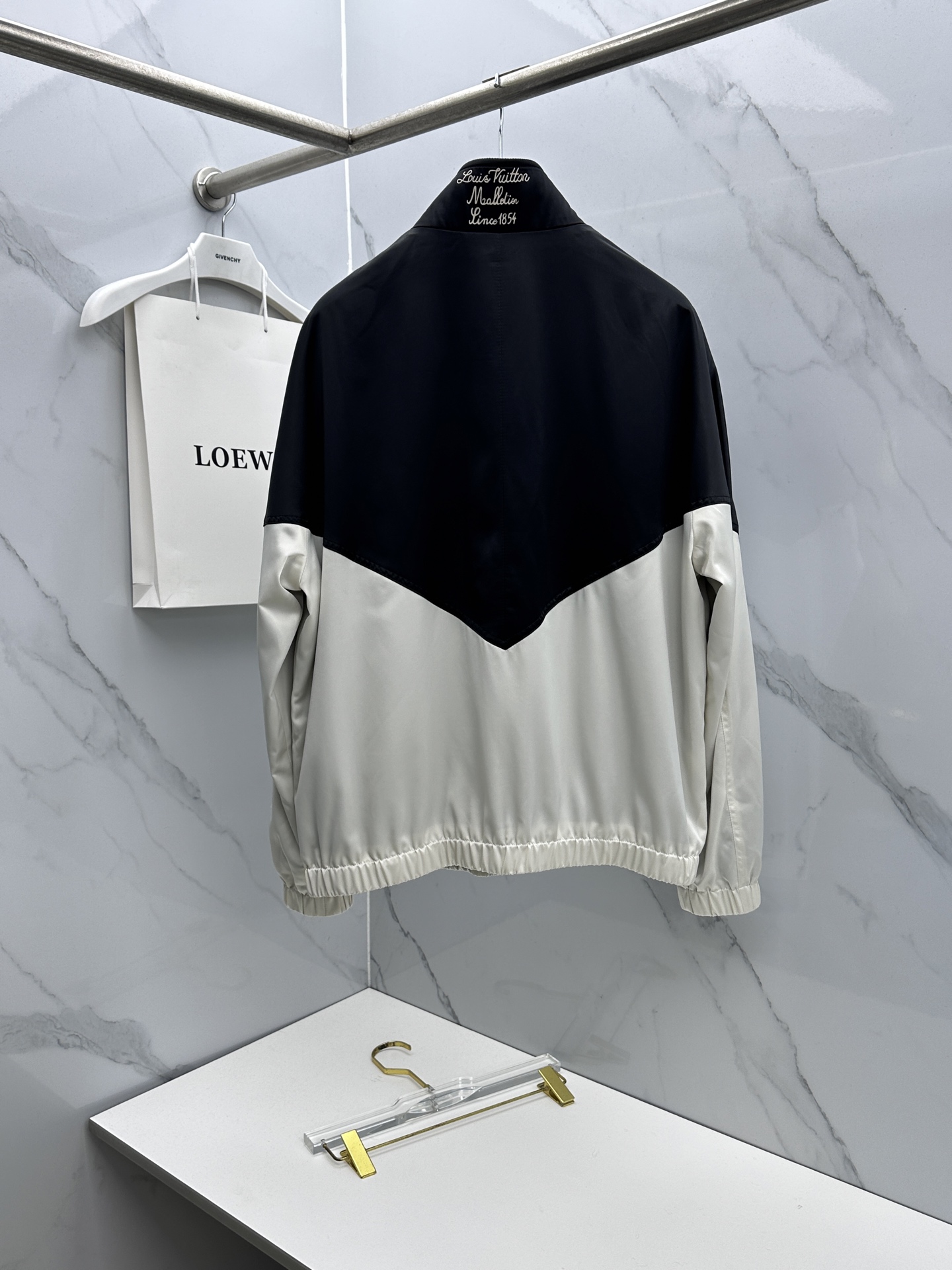 🆕LV路易威登 2026早春休闲系列，最新时尚立领夹克外套.大胆前卫的撞色设计，处处细节显工艺足够的高级