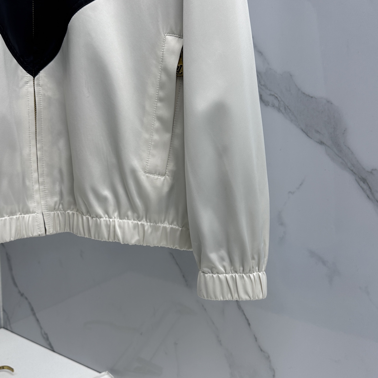 🆕LV路易威登 2026早春休闲系列，最新时尚立领夹克外套.大胆前卫的撞色设计，处处细节显工艺足够的高级