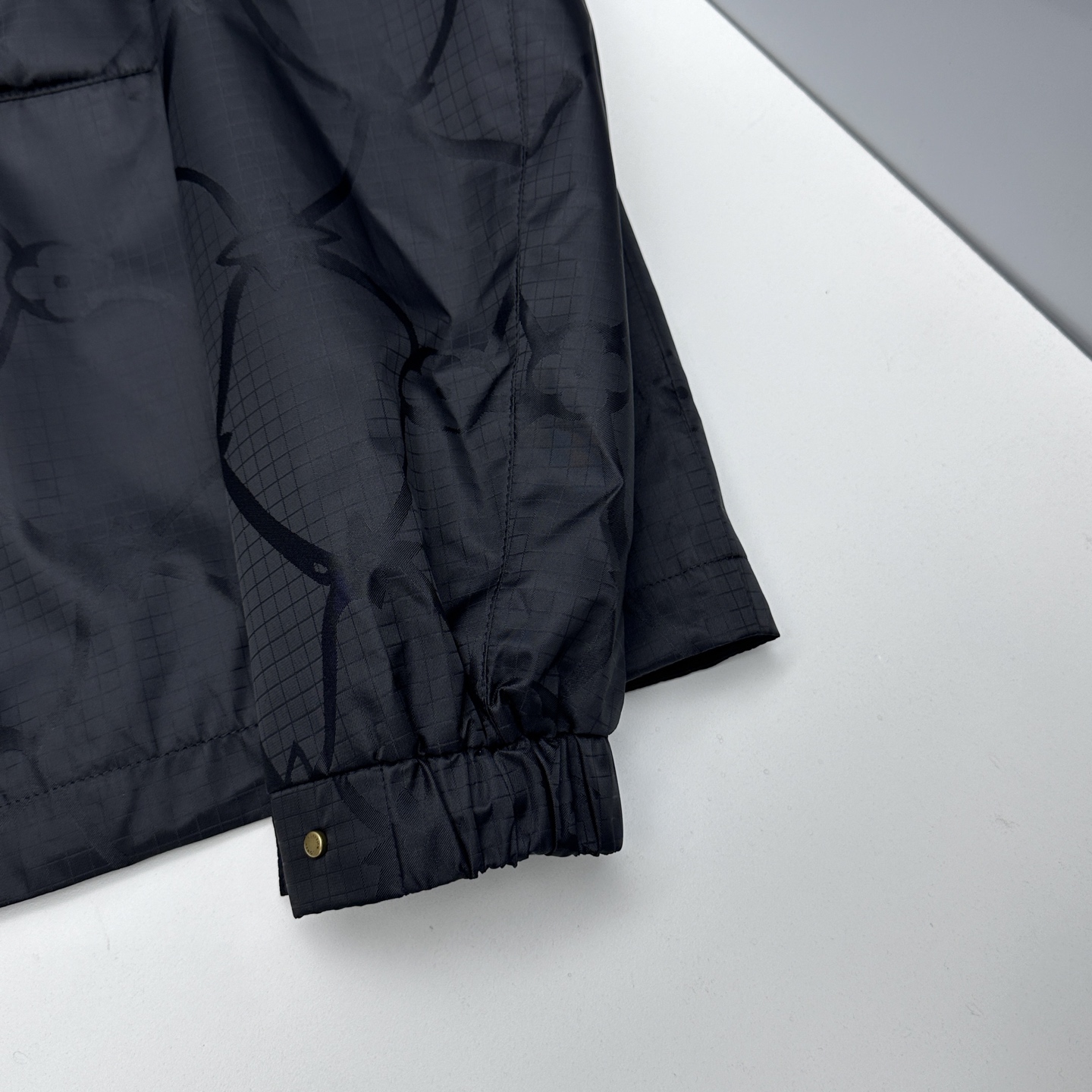 🆕LV路易威登 2026早春休闲系列，最新时尚连帽夹克外套.提花棉料，老花元素交叉提升整体的调性，处处细