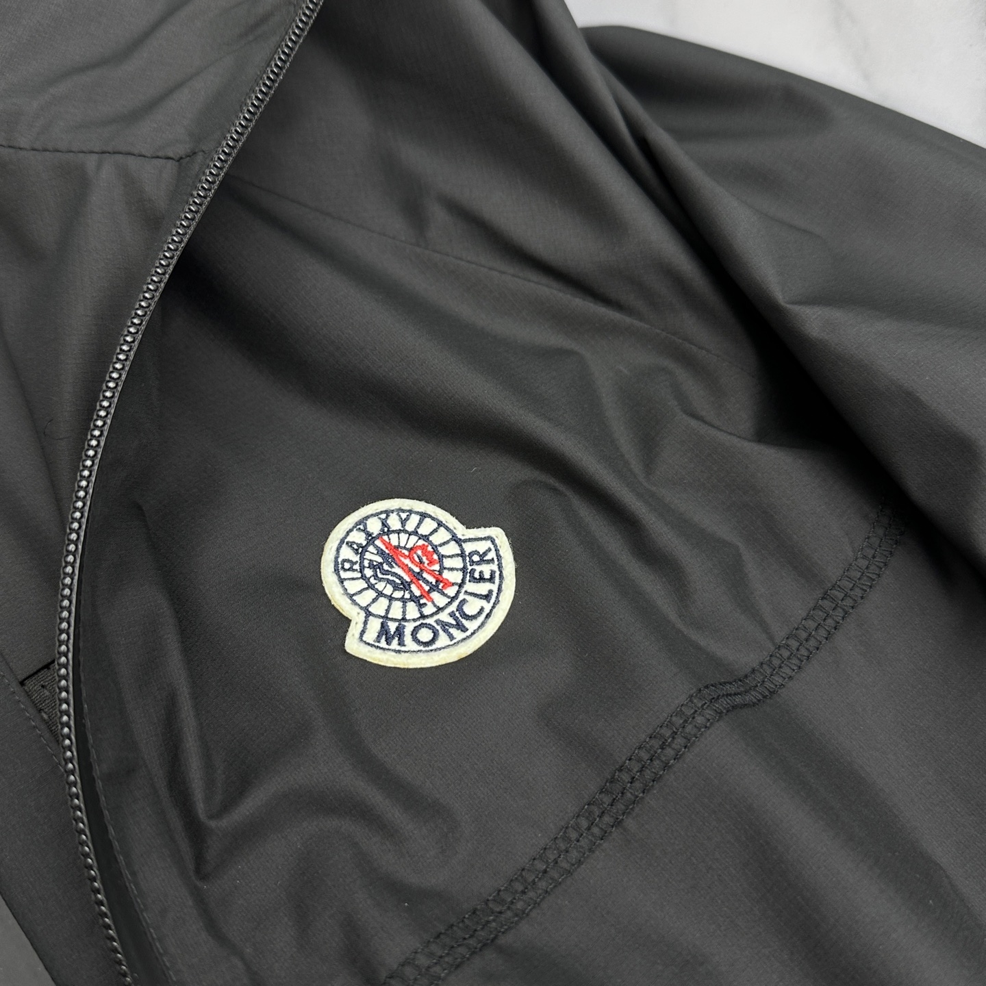 🆕Moncler蒙口 2026早春休闲系列，最新时尚立领夹克外套.处处细节显工艺足够的高级 结构性剪裁的