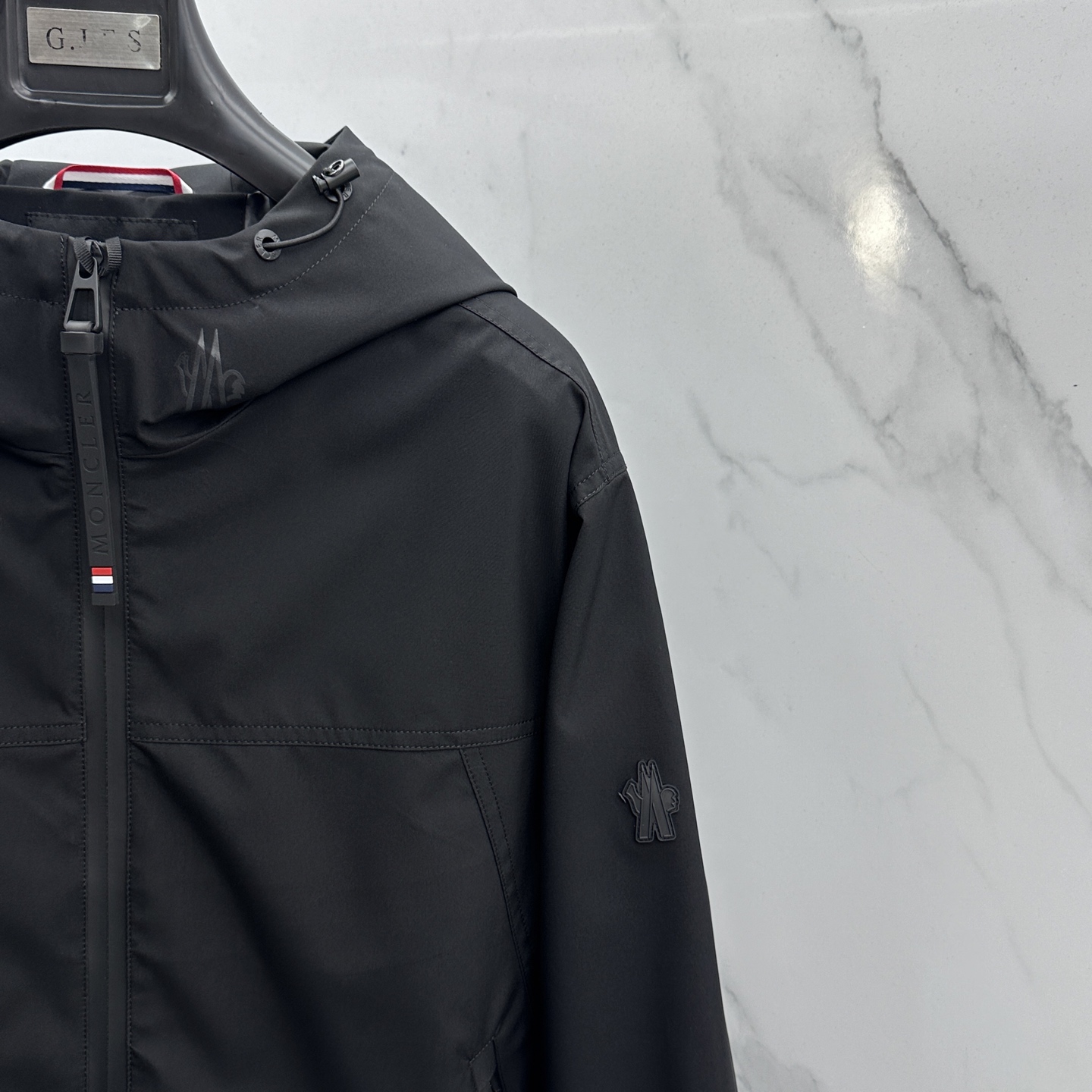 🆕Moncler蒙口 2026早春休闲系列，最新时尚连帽夹克外套.处处细节显工艺足够的高级 结构性剪裁的
