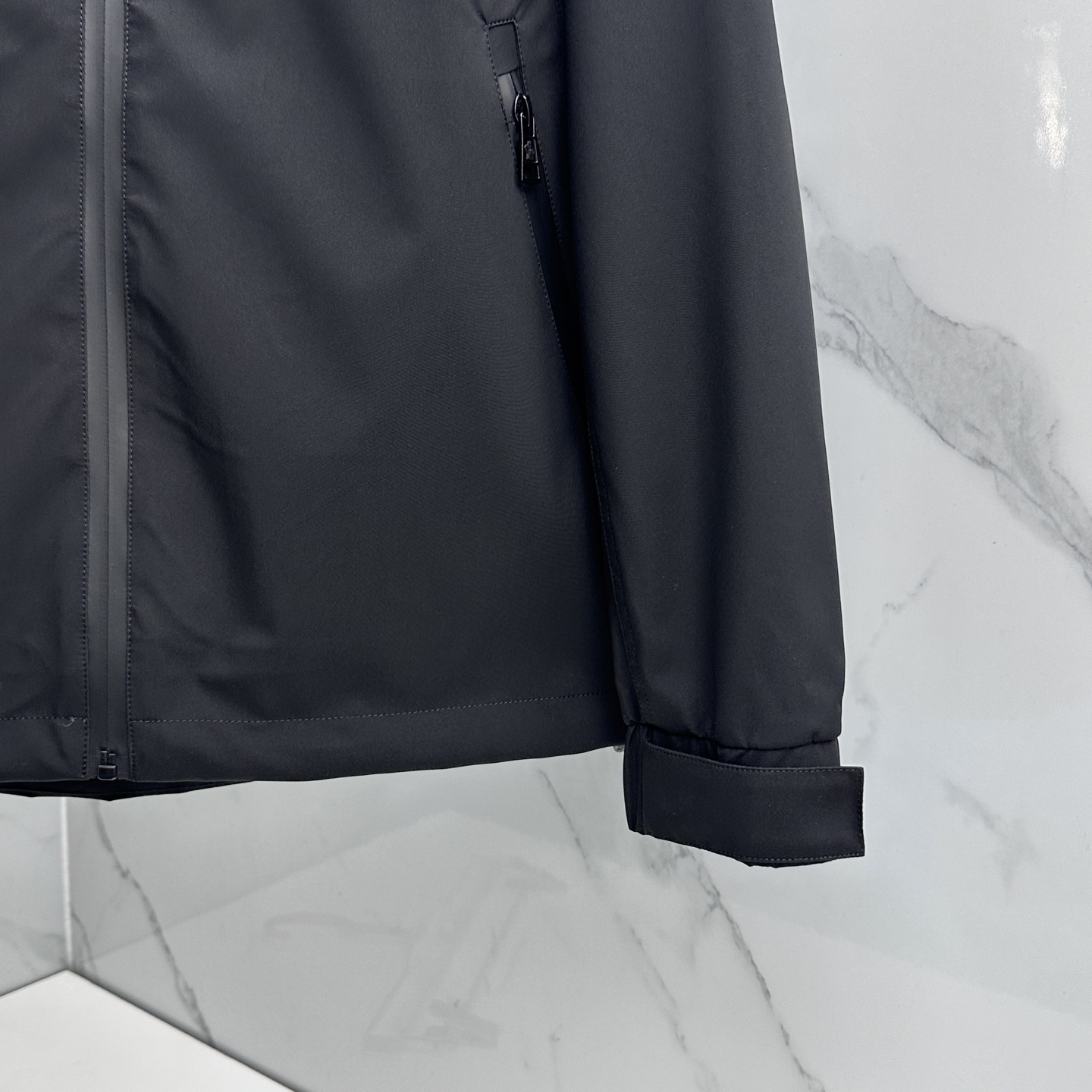 🆕Moncler蒙口 2026早春休闲系列，最新时尚连帽夹克外套.处处细节显工艺足够的高级 结构性剪裁的