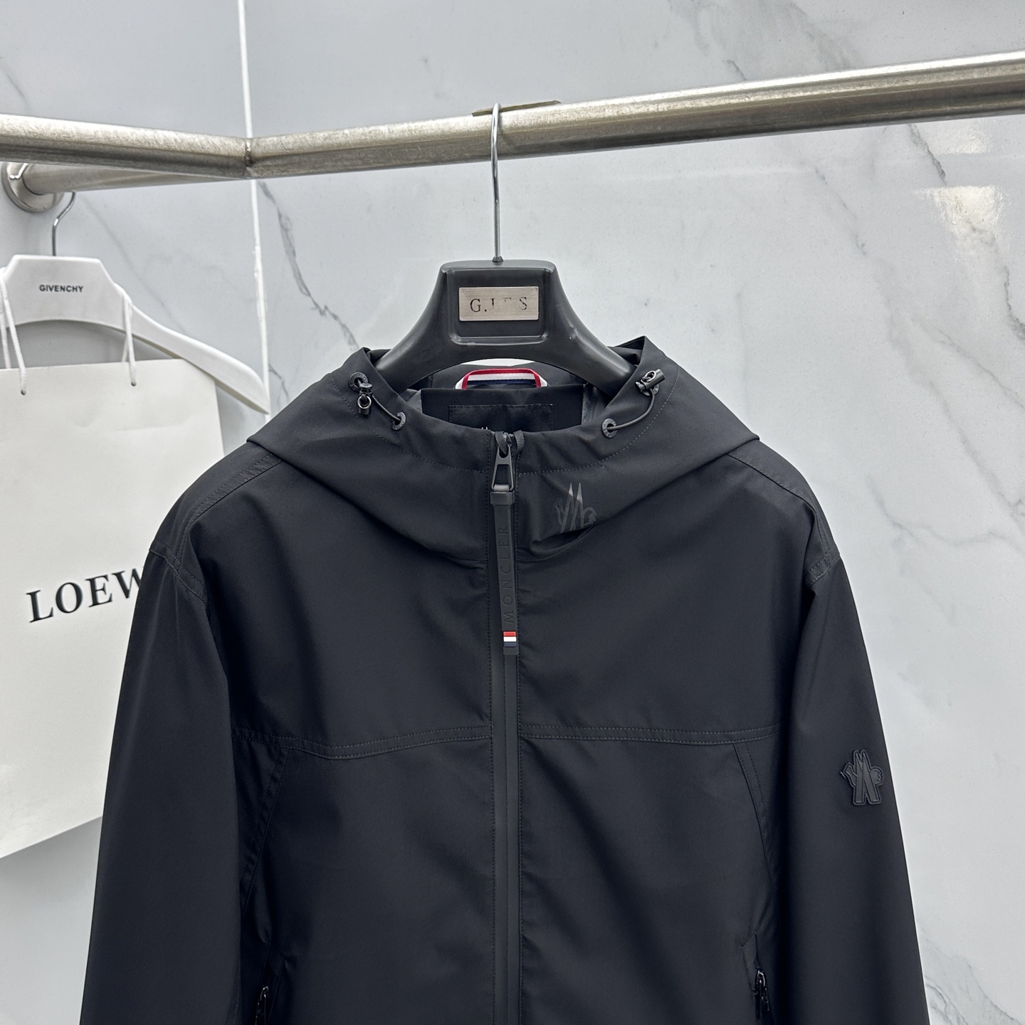 🆕Moncler蒙口 2026早春休闲系列，最新时尚连帽夹克外套.处处细节显工艺足够的高级 结构性剪裁的