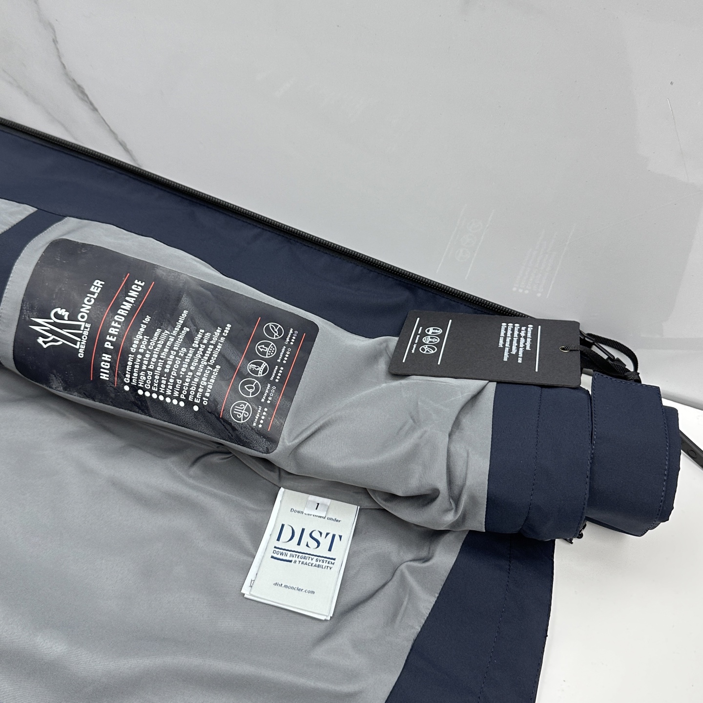 🆕Moncler蒙口 2026早春休闲系列，最新时尚连帽夹克外套.处处细节显工艺足够的高级 结构性剪裁的