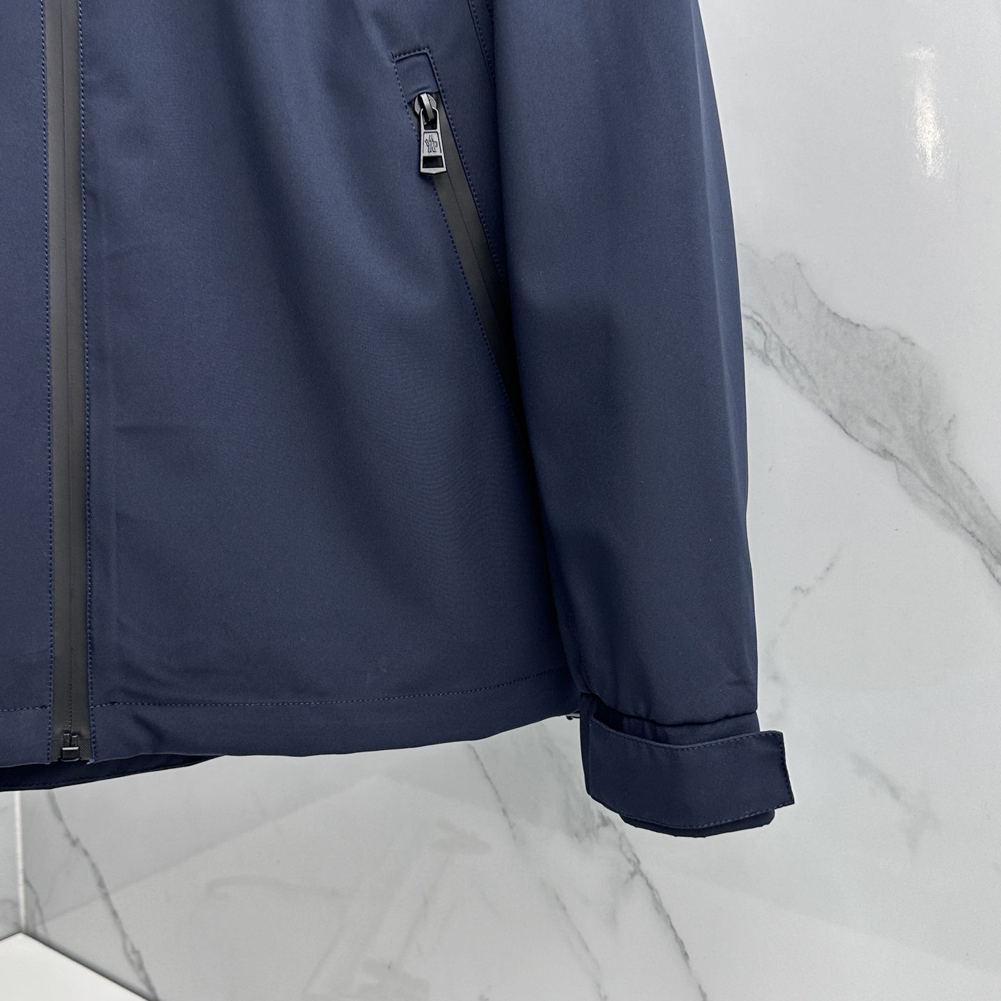 🆕Moncler蒙口 2026早春休闲系列，最新时尚连帽夹克外套.处处细节显工艺足够的高级 结构性剪裁的