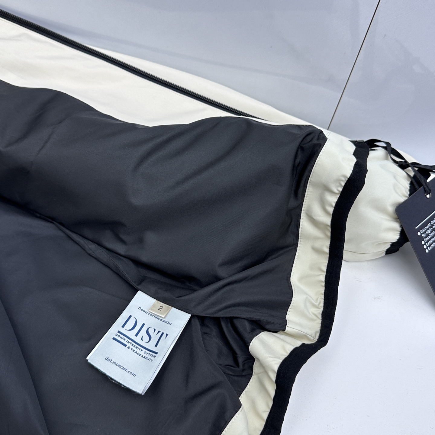 🆕Moncler蒙口 2026早春休闲系列，最新时尚连帽夹克外套.处处细节显工艺足够的高级 结构性剪裁的